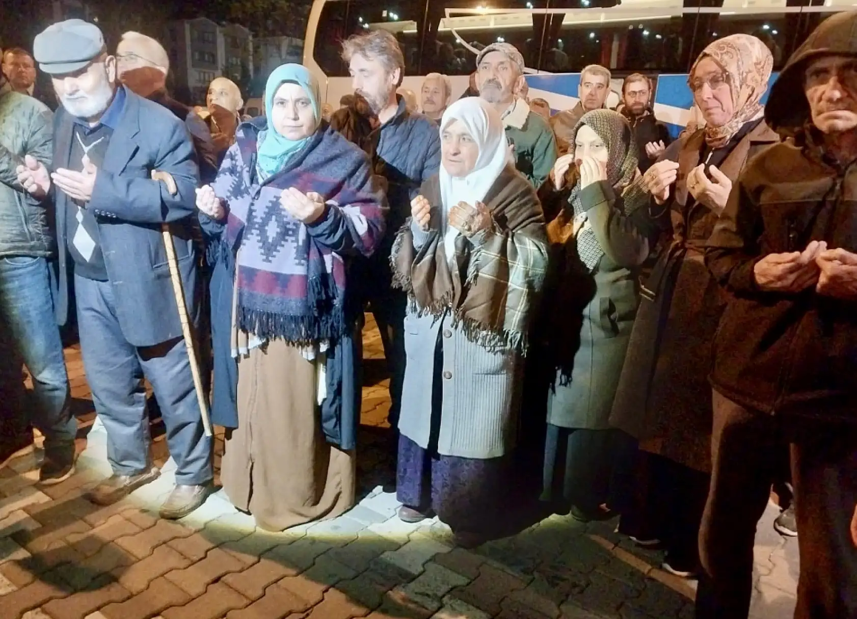 Dualarla uğurlandılar