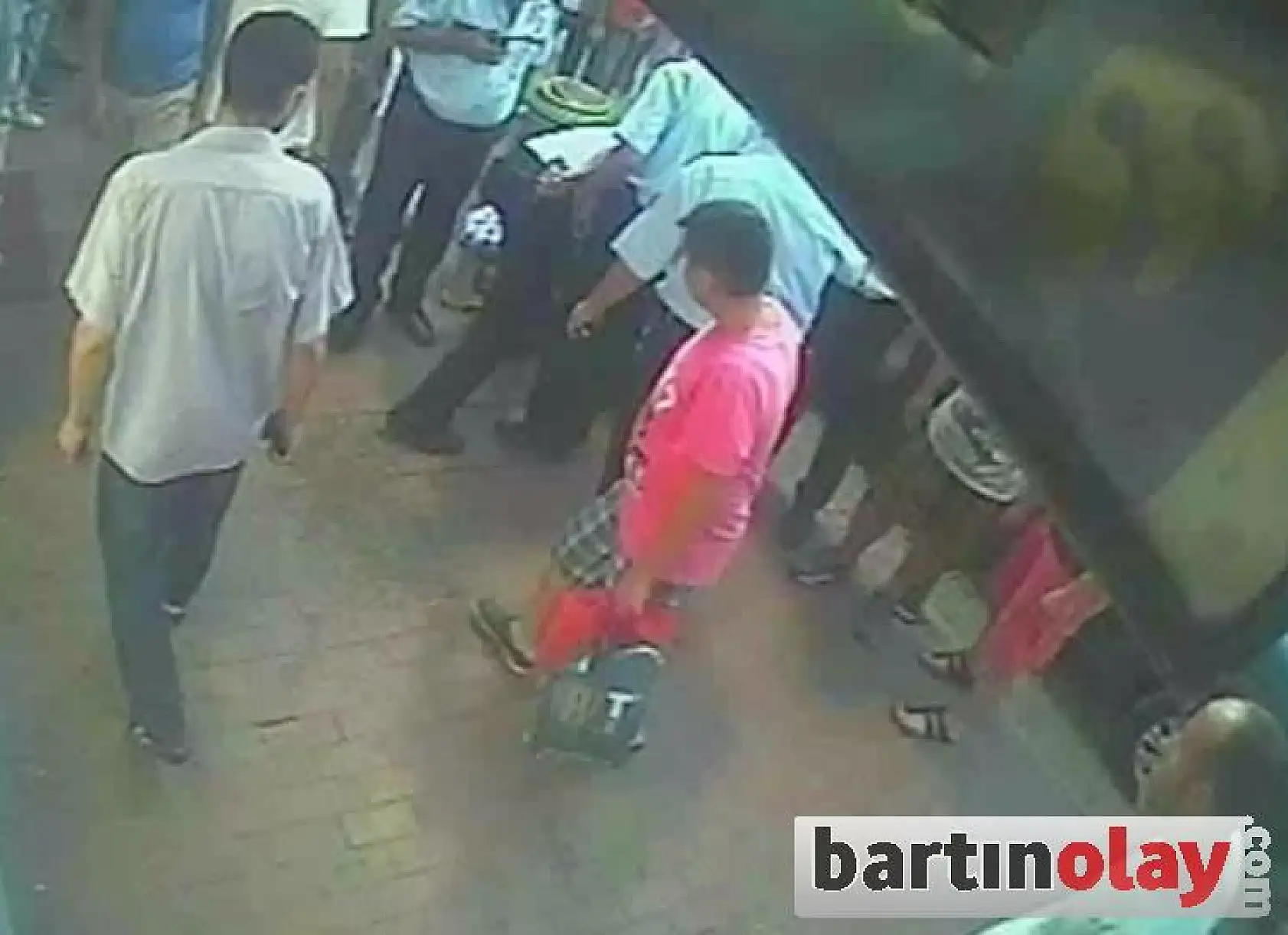 Bartın'da silahlı saldırı kamerada