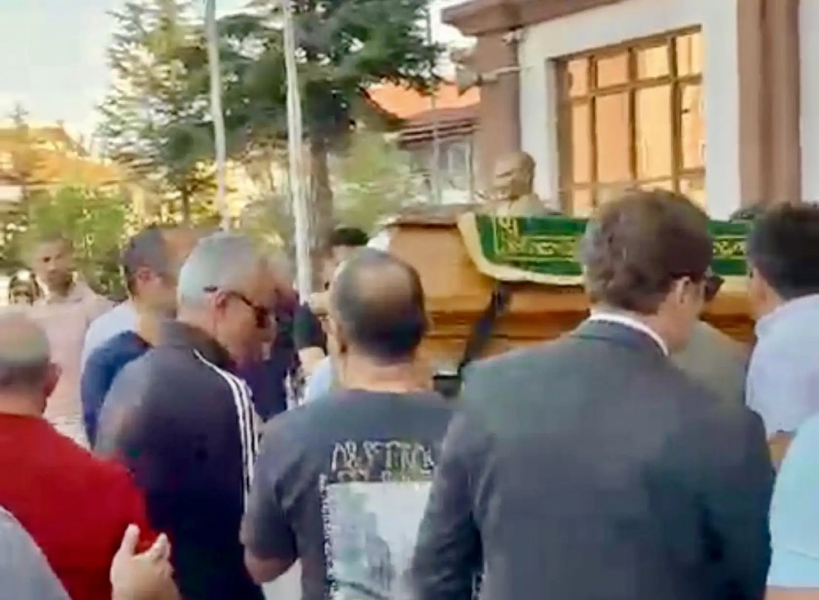 Görev yaptığı okula bu kez tabutla getirildi