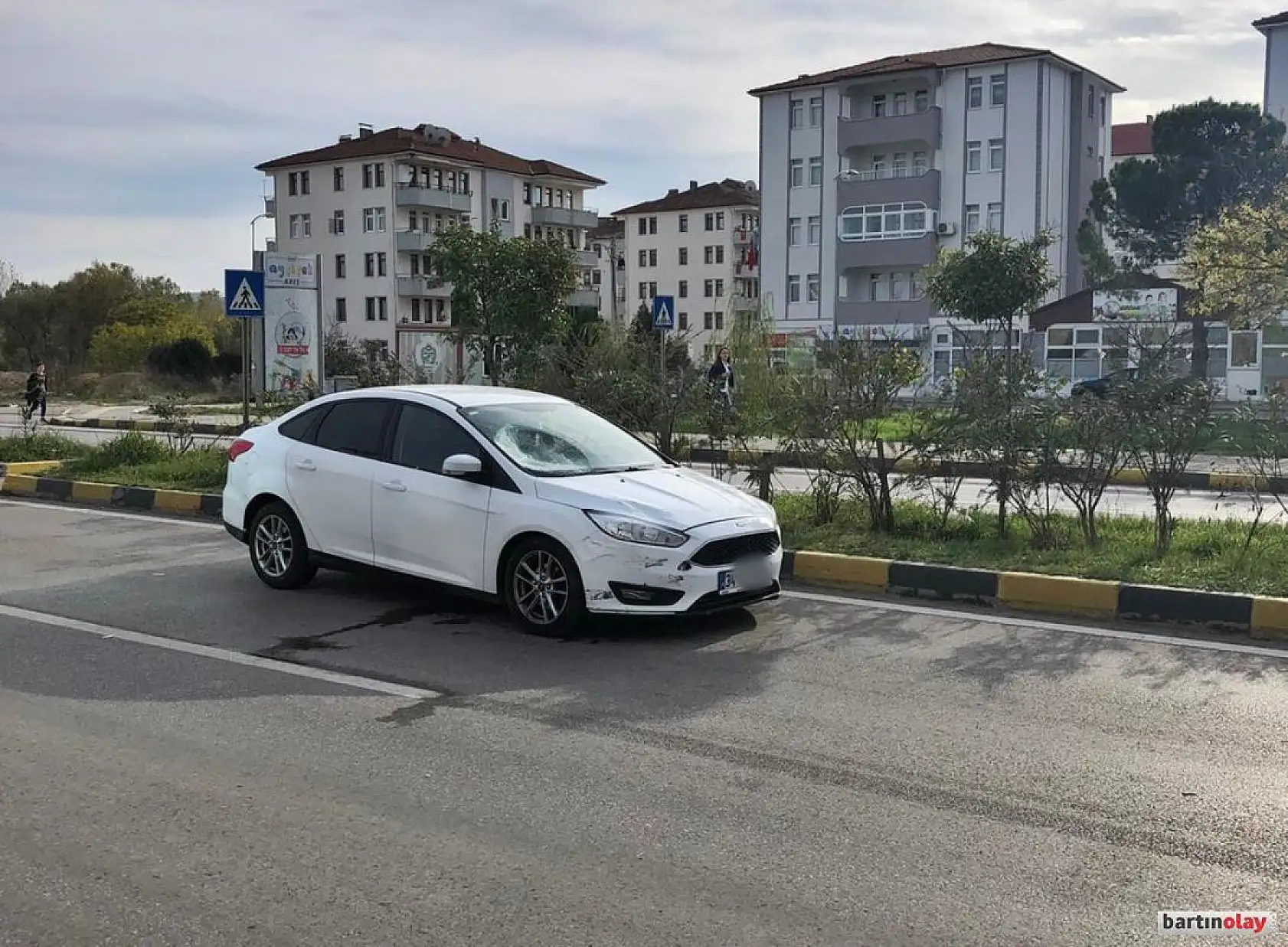 Otomobil ile motosiklet çarpıştı, 1 yaralı