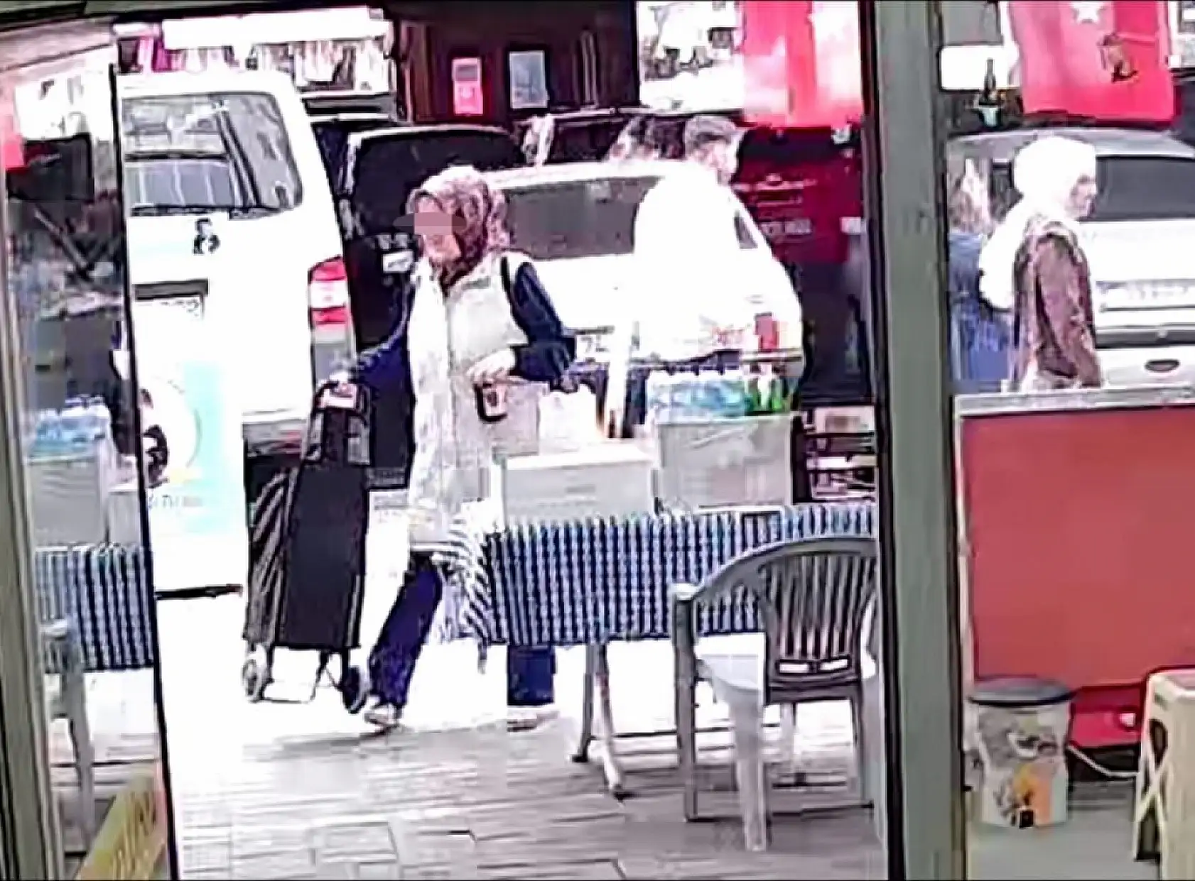 Tezgahtan alıp gitti