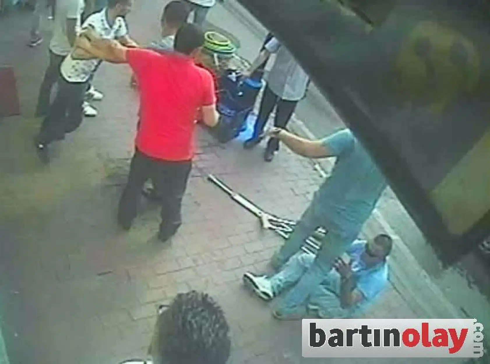 Bartın'da silahlı saldırı kamerada