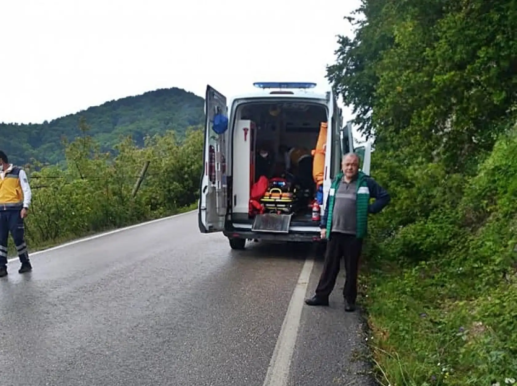 Otomobil Uçuruma yuvarlandı