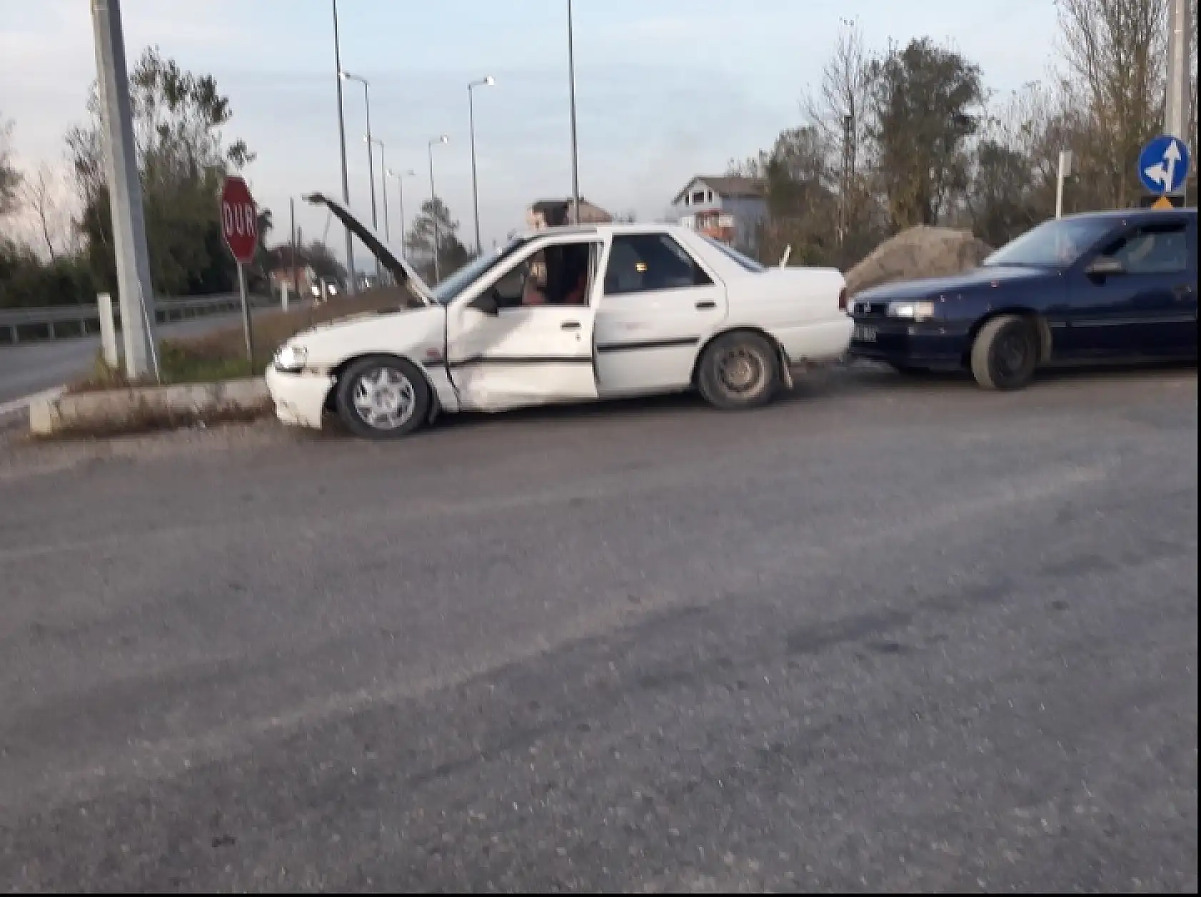 Bu kavşakta kazalar bitmiyor