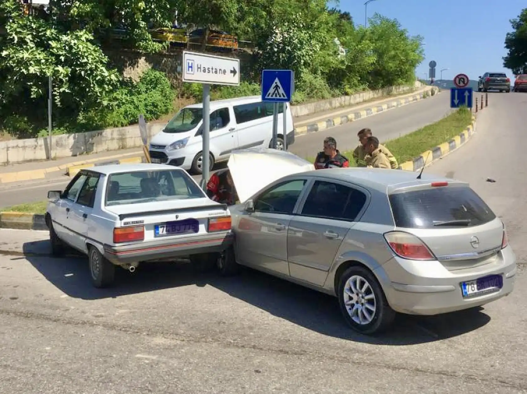 Hastane kavşağında kaza