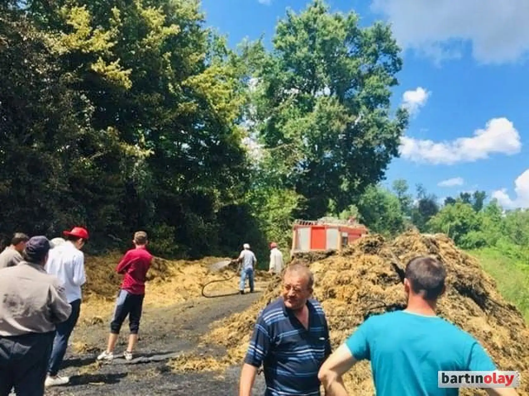 Saman yüklü TIR cayır cayır yandı.