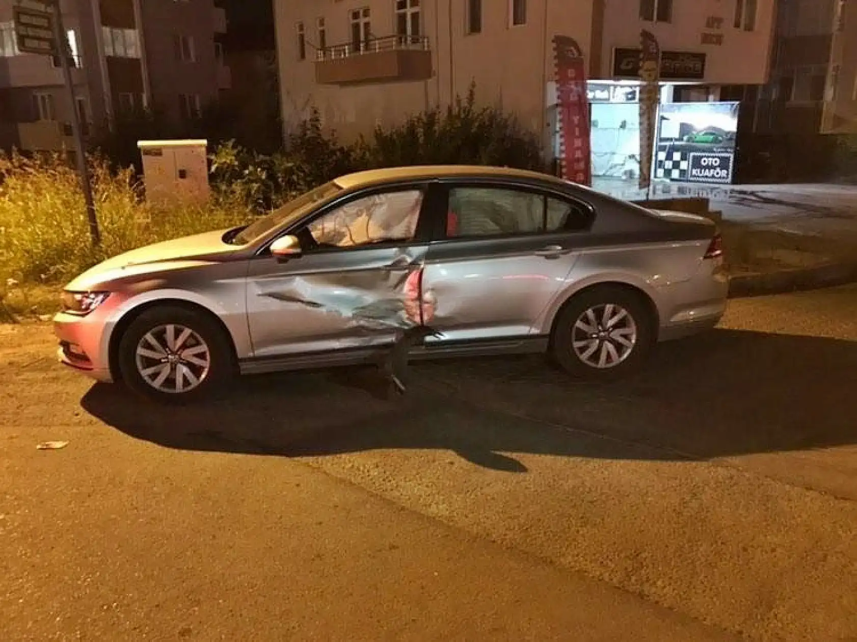 İki araç çarpıştı