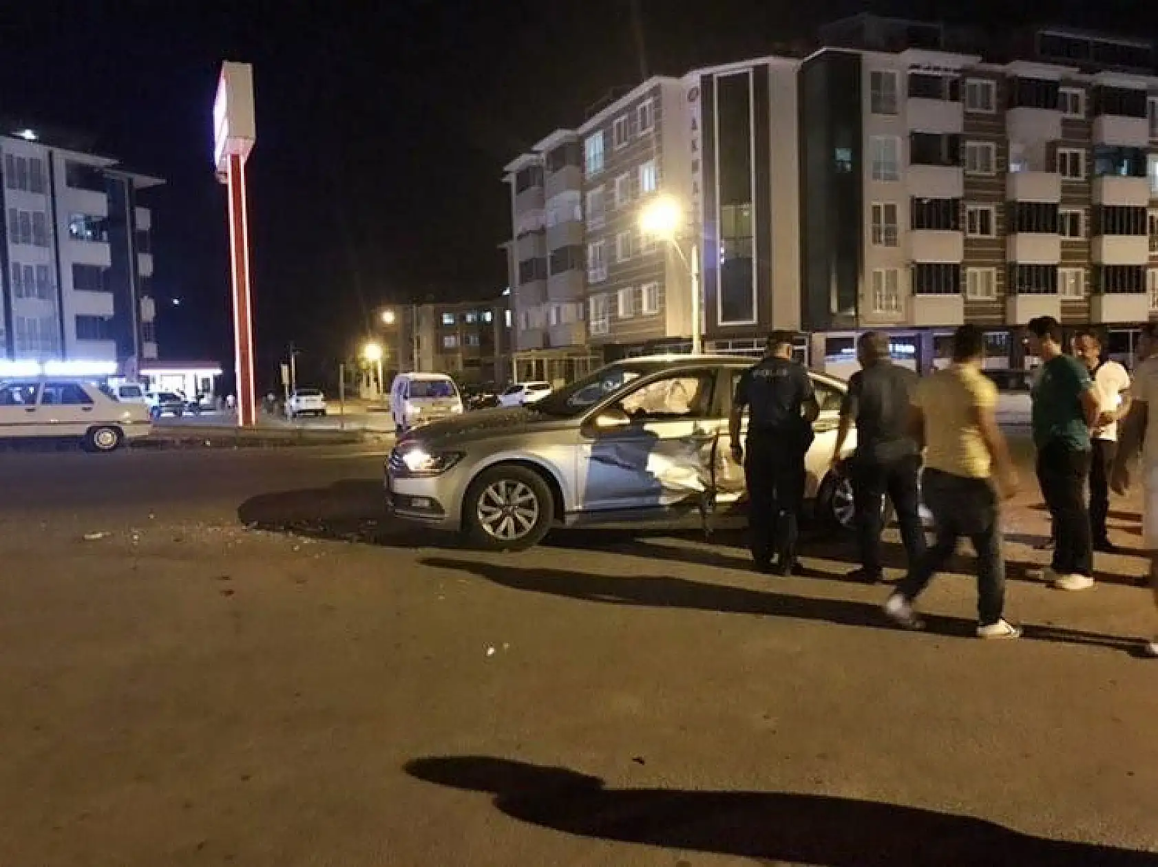 İki araç çarpıştı