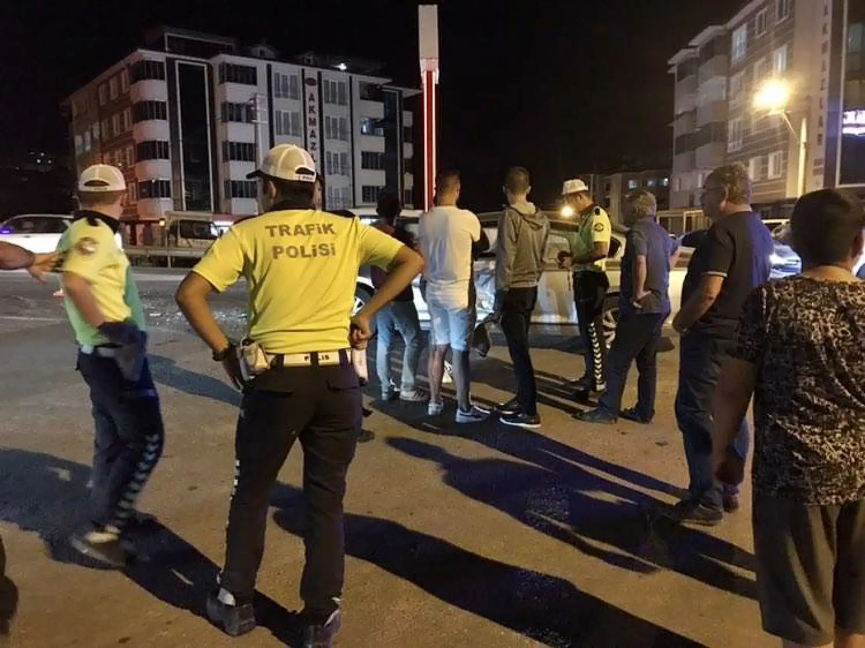 İki araç çarpıştı