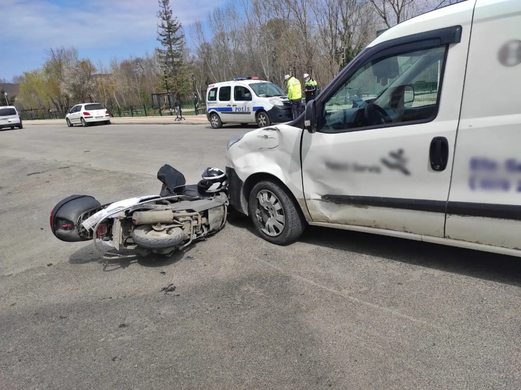 Acele giderken ecele gidiyordu