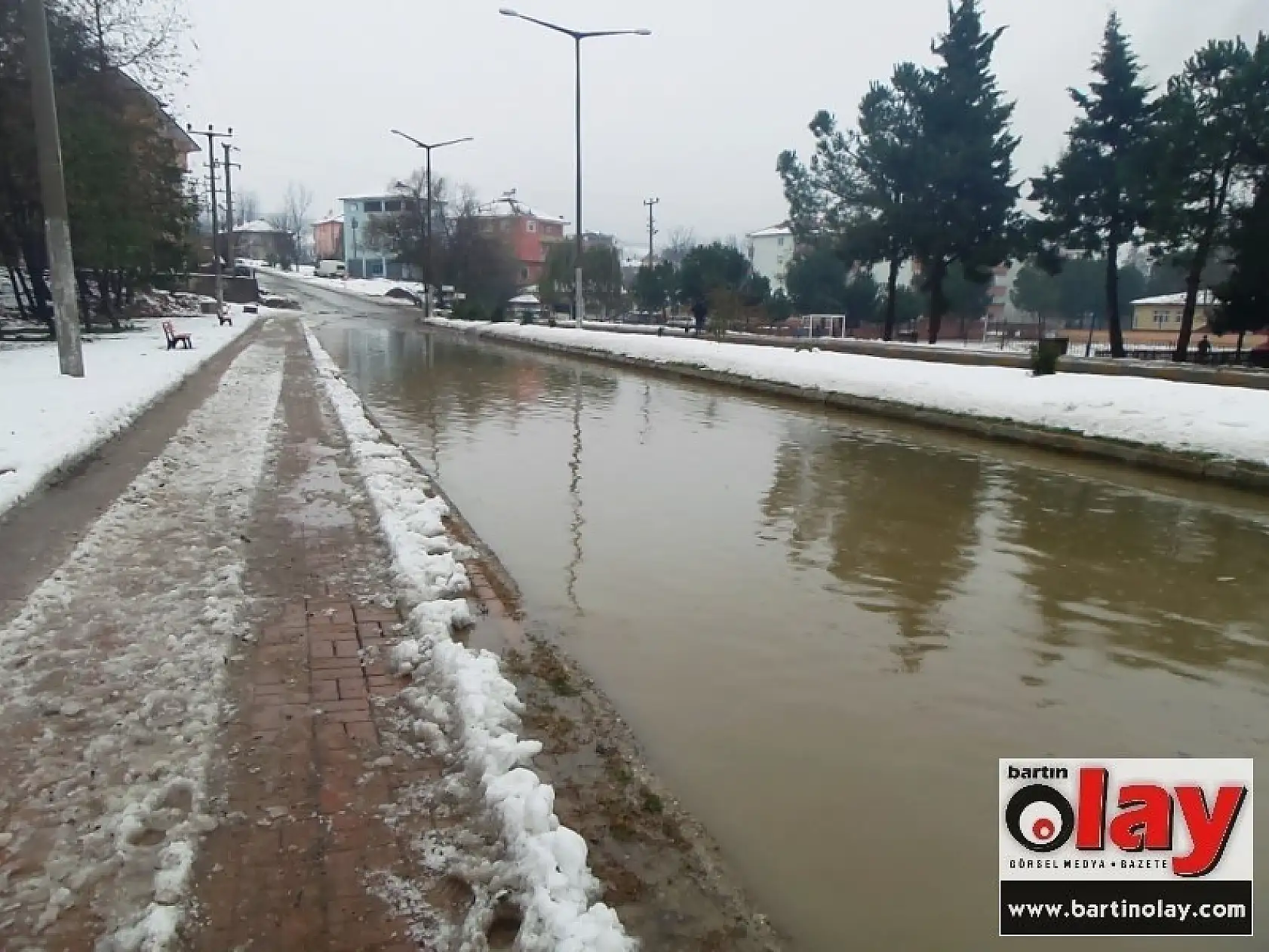 Kozcağız'da Eriyen Kar Sel Getirdi