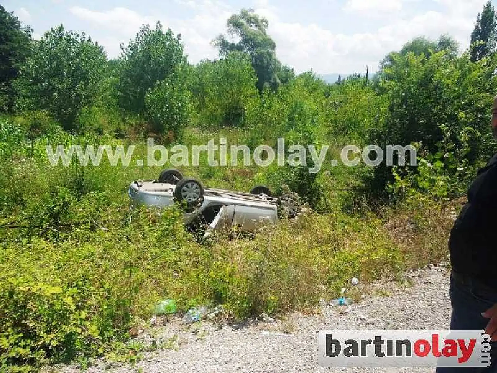 TAKLA ATAN OTOMOBİL ŞARAMPOLE UÇTU