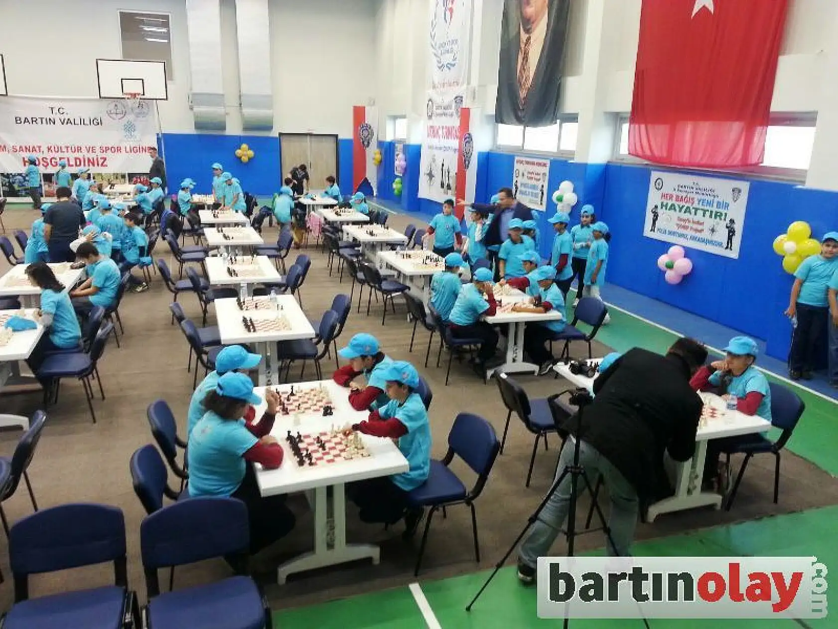 Şampiyon Satranççılar Ödüllerini Aldı