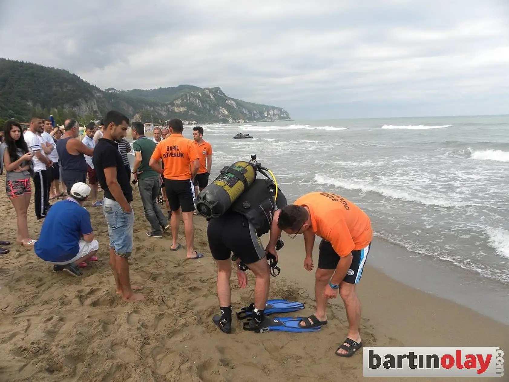 2 kişi kurtarıldı, 1 kişi denizde kayıp