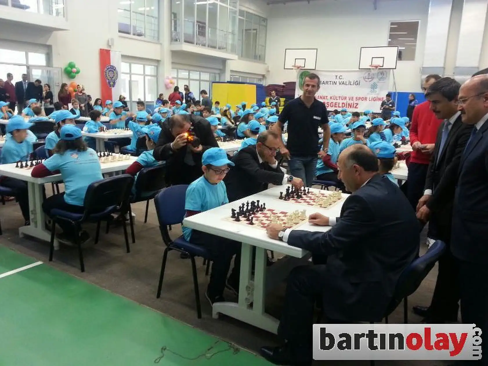 Şampiyon Satranççılar Ödüllerini Aldı