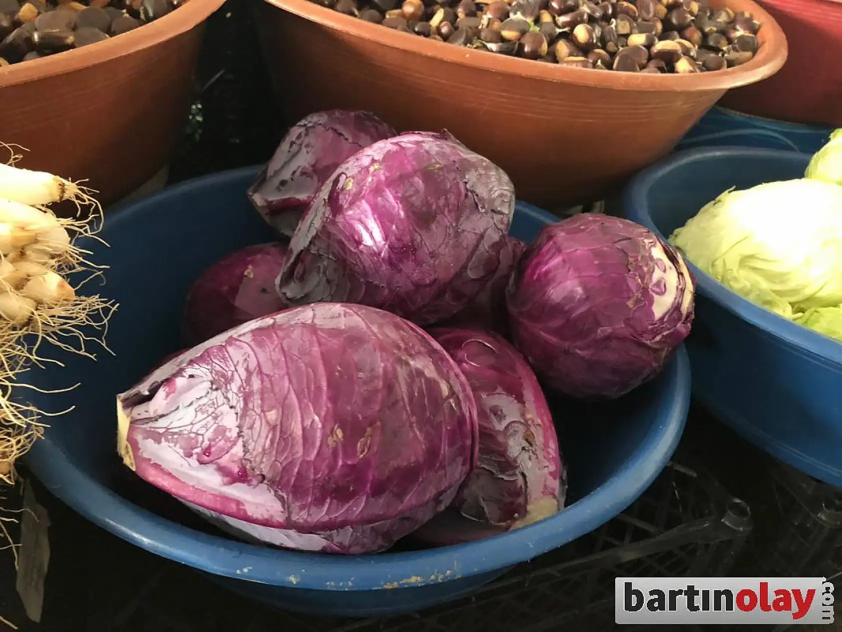 Galla pazarında sebze bolluğu