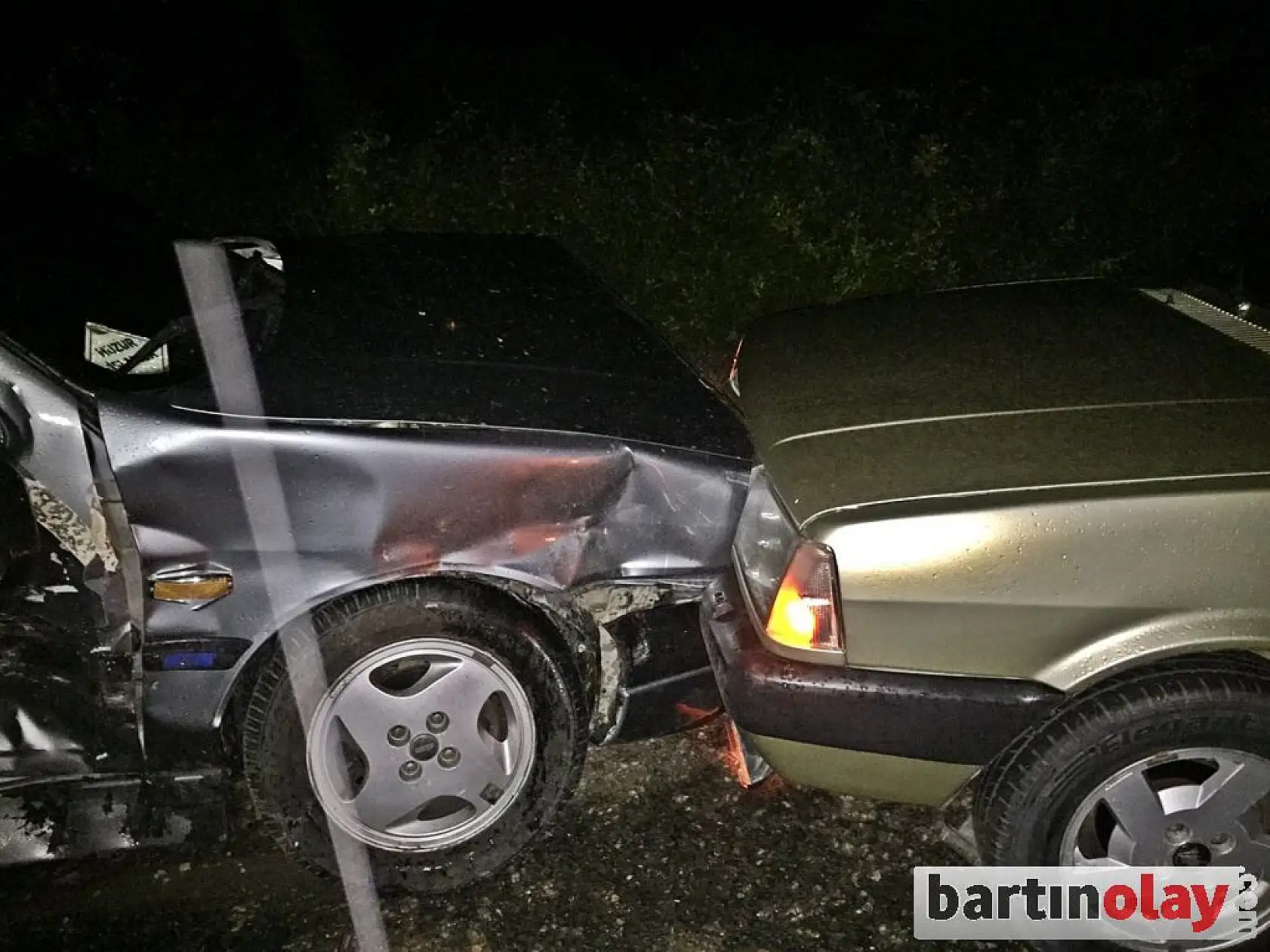 4 aracın birbirine girdiği kazada ilginç detay!