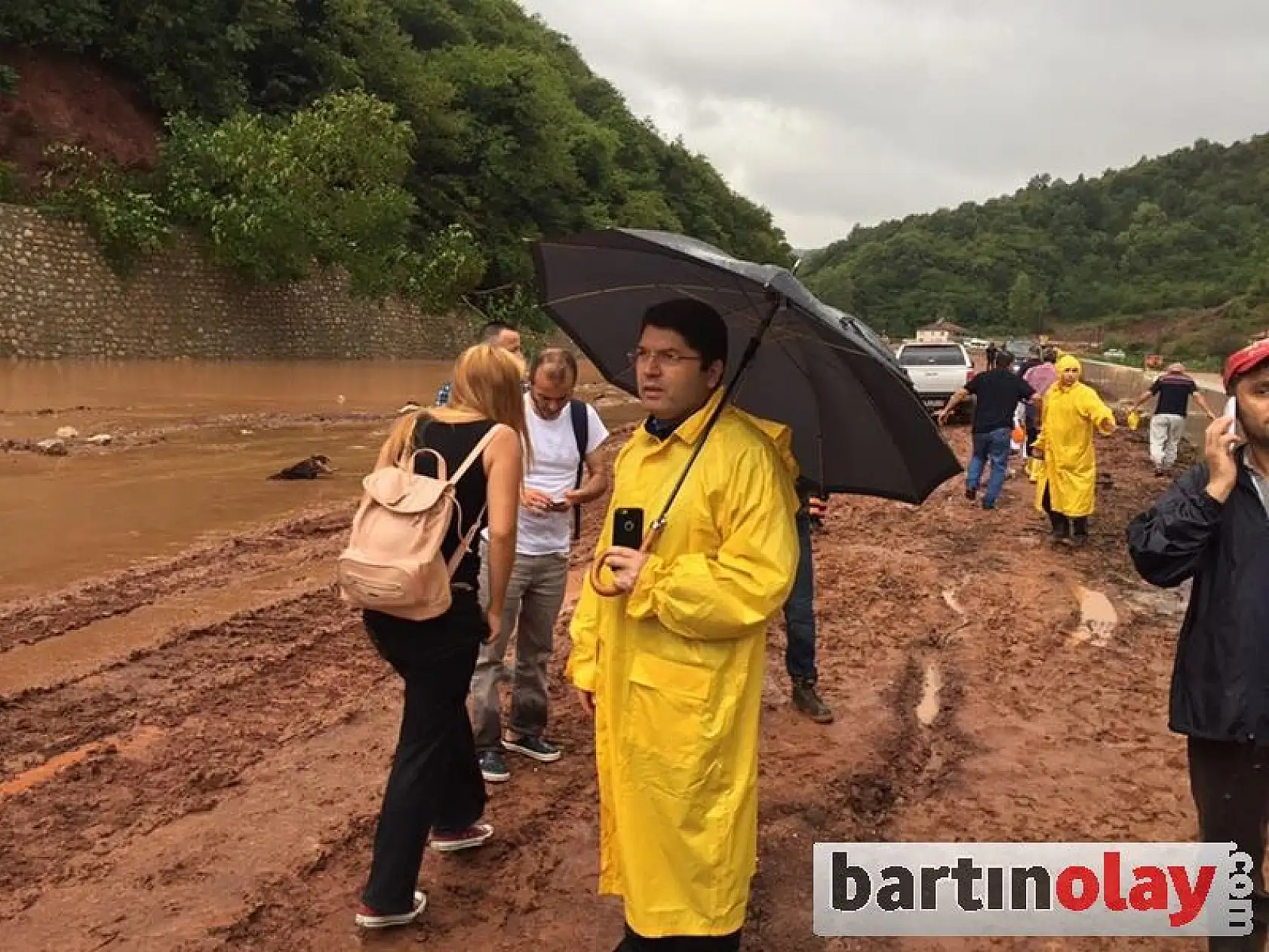 47 yolcu iş makinesi ile kurtarıldı