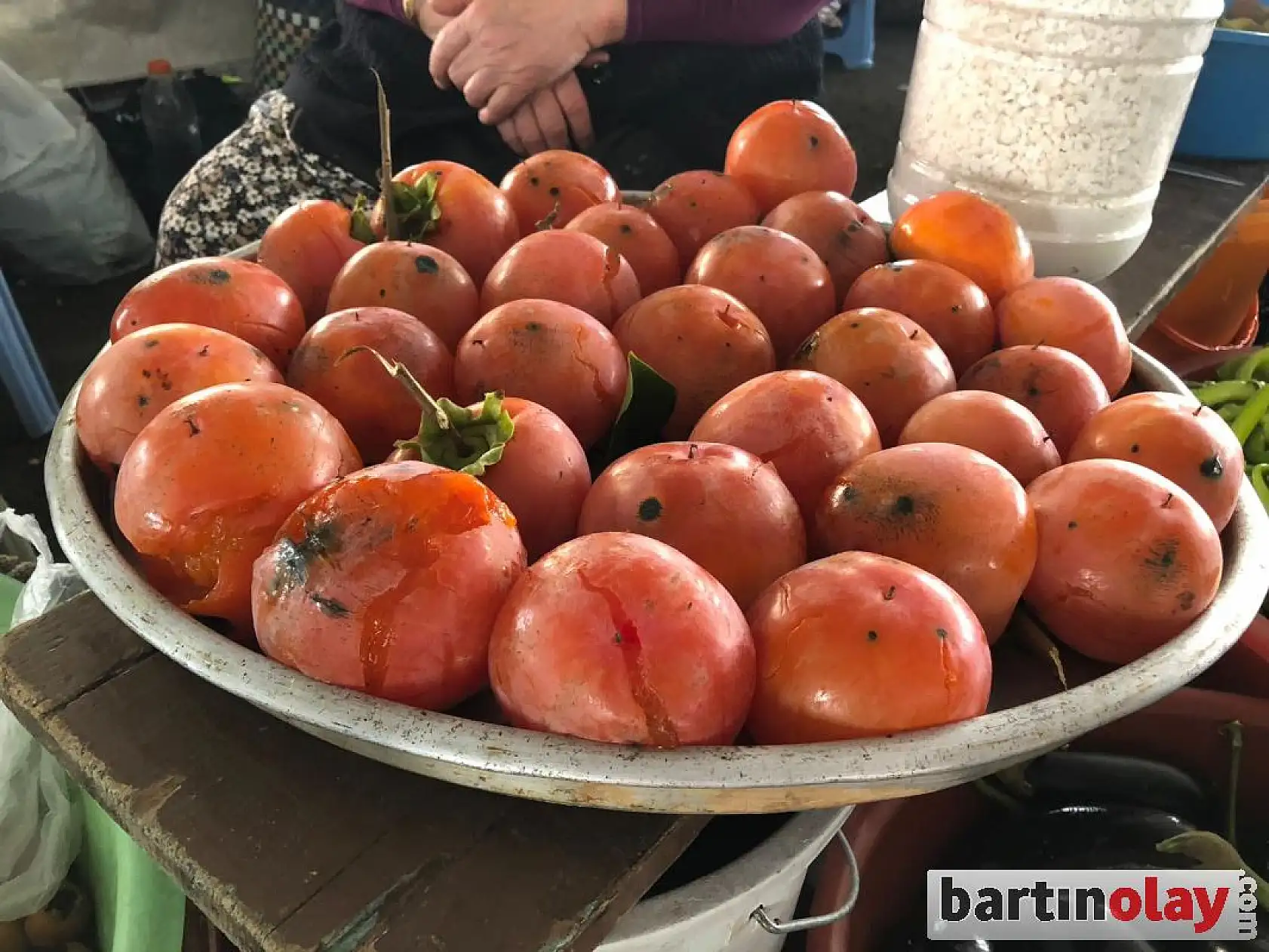 Galla pazarında sebze bolluğu