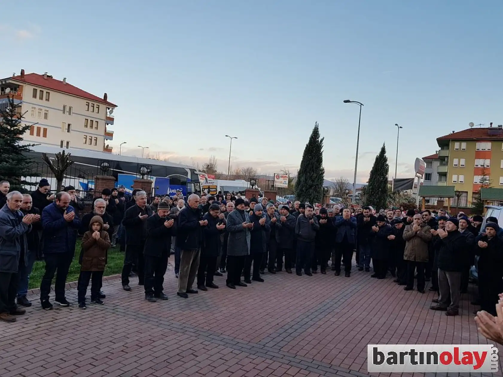 54 Umre Yolcusu Kutsal Topraklara Uğurlandı