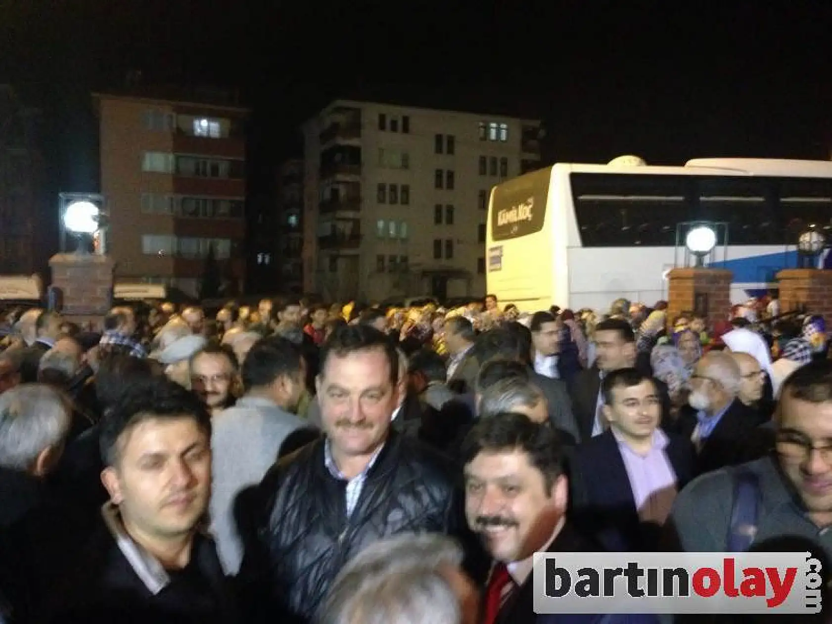 Umre Yolcuları Dualarla Uğurlandı