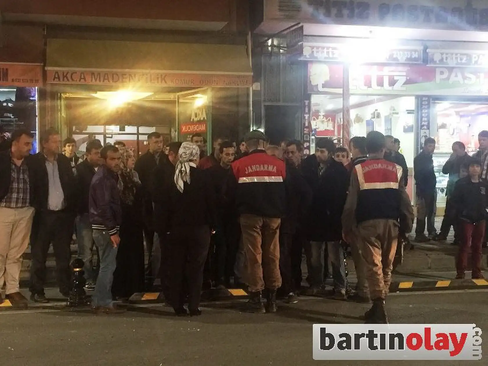 Otomobil ile motosiklet çarpıştı: 2 yaralı