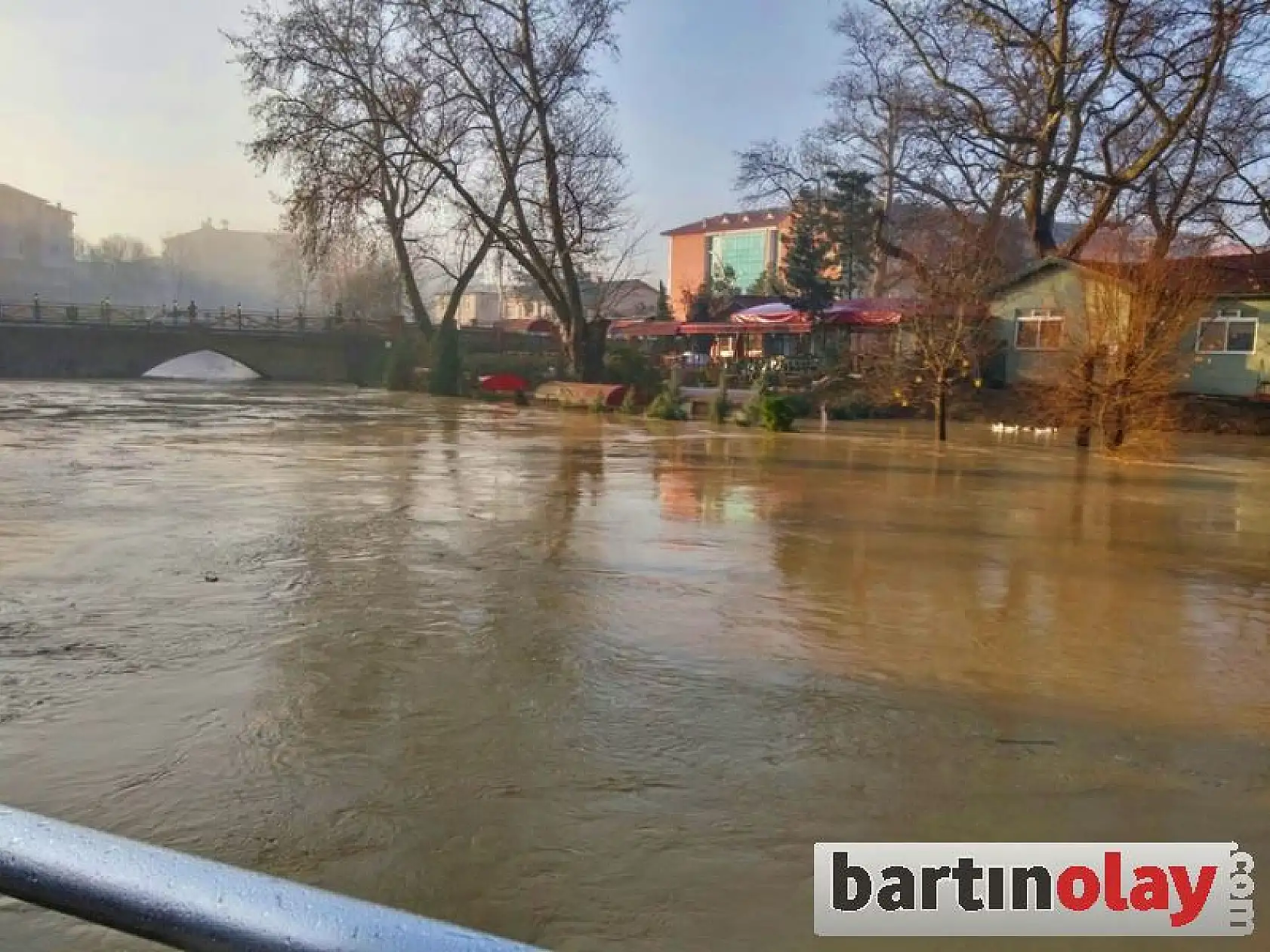 Bartın ırmağında tehlikeli yükseliş