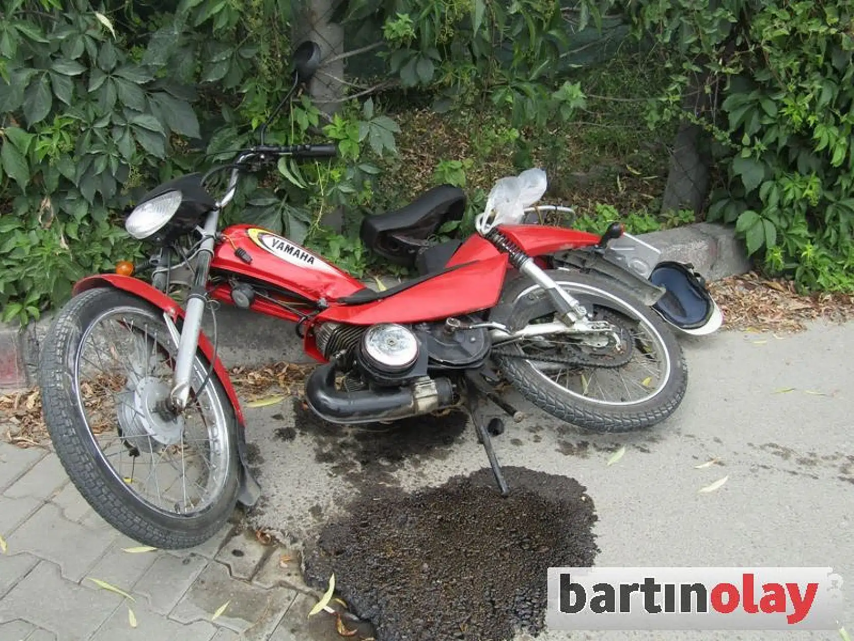 Motosiklet ile Otomobil Çarpıştı