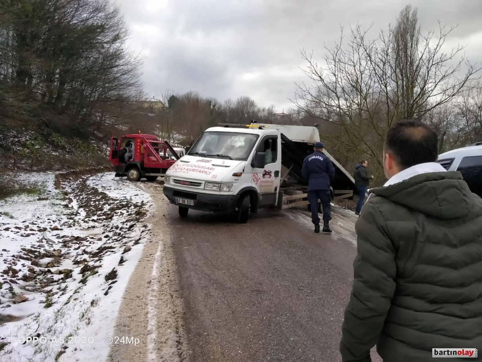 Takla atarak uçuruma yuvarlandı