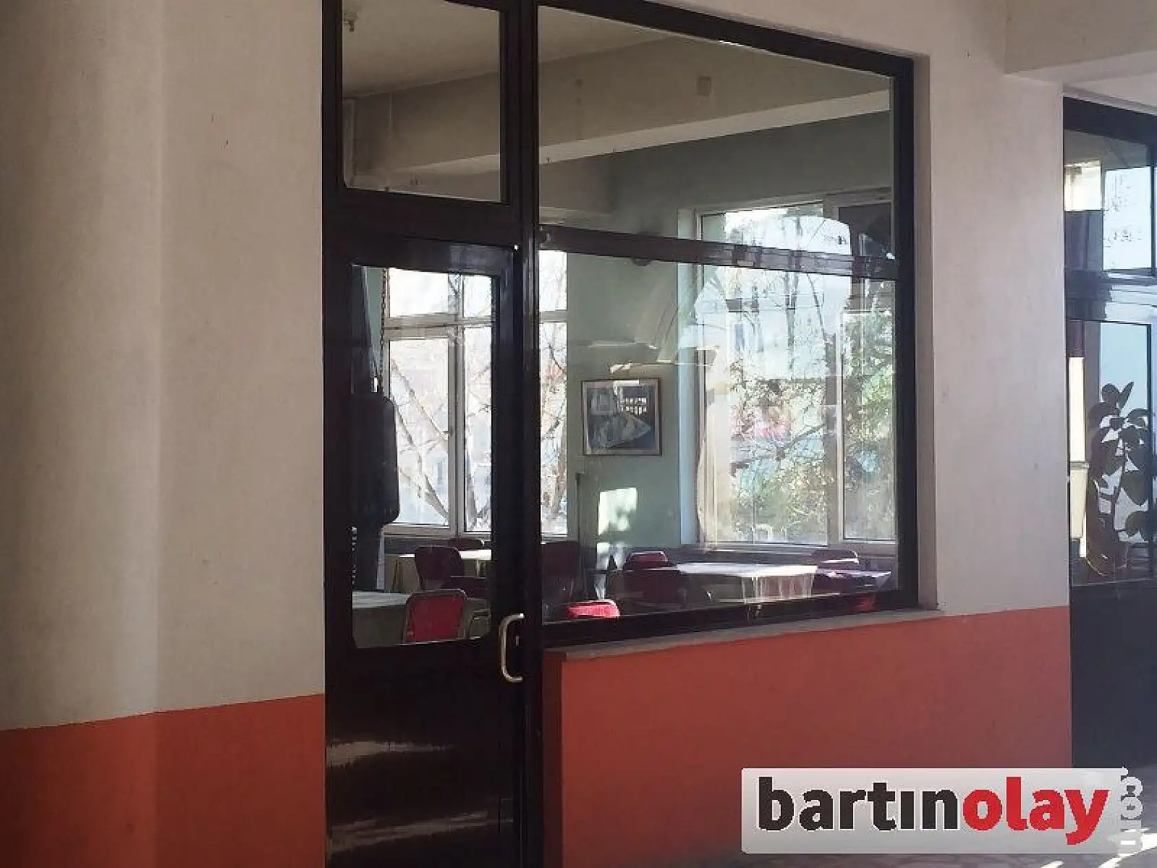 Kozcağız'da 2 işyerinde hırsızlık