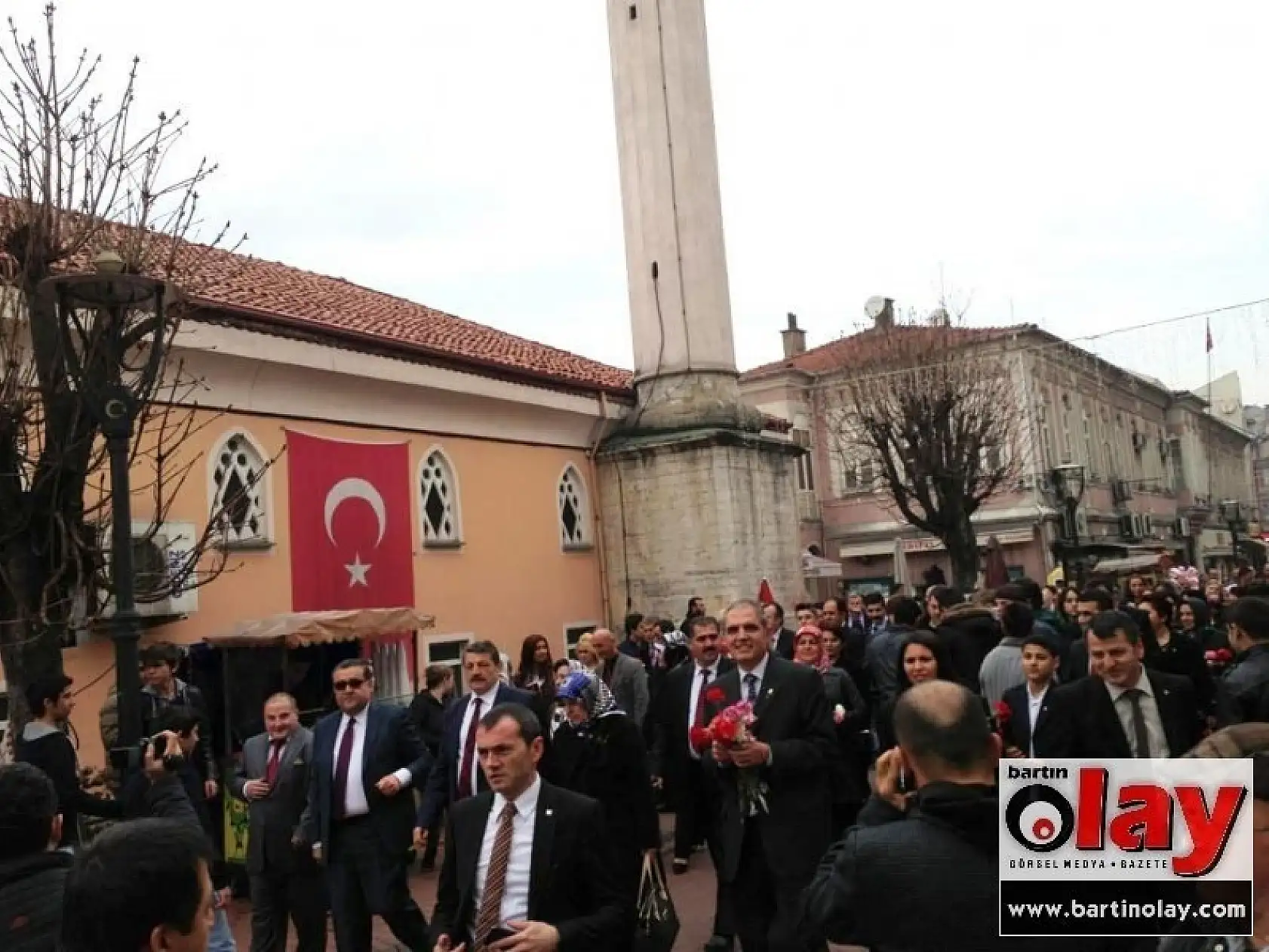 MHP ADAYLARINI TANITTI