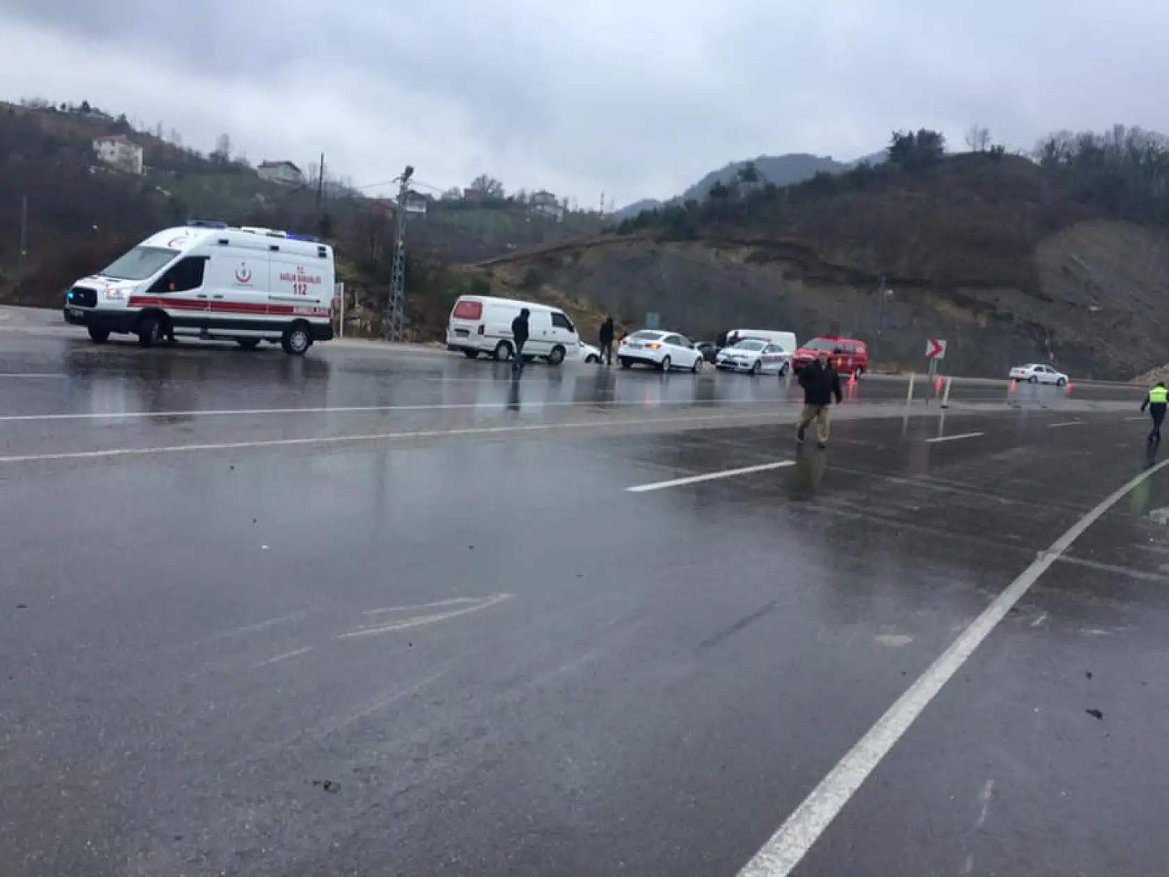 Amasra Çakraz yolunda kaza