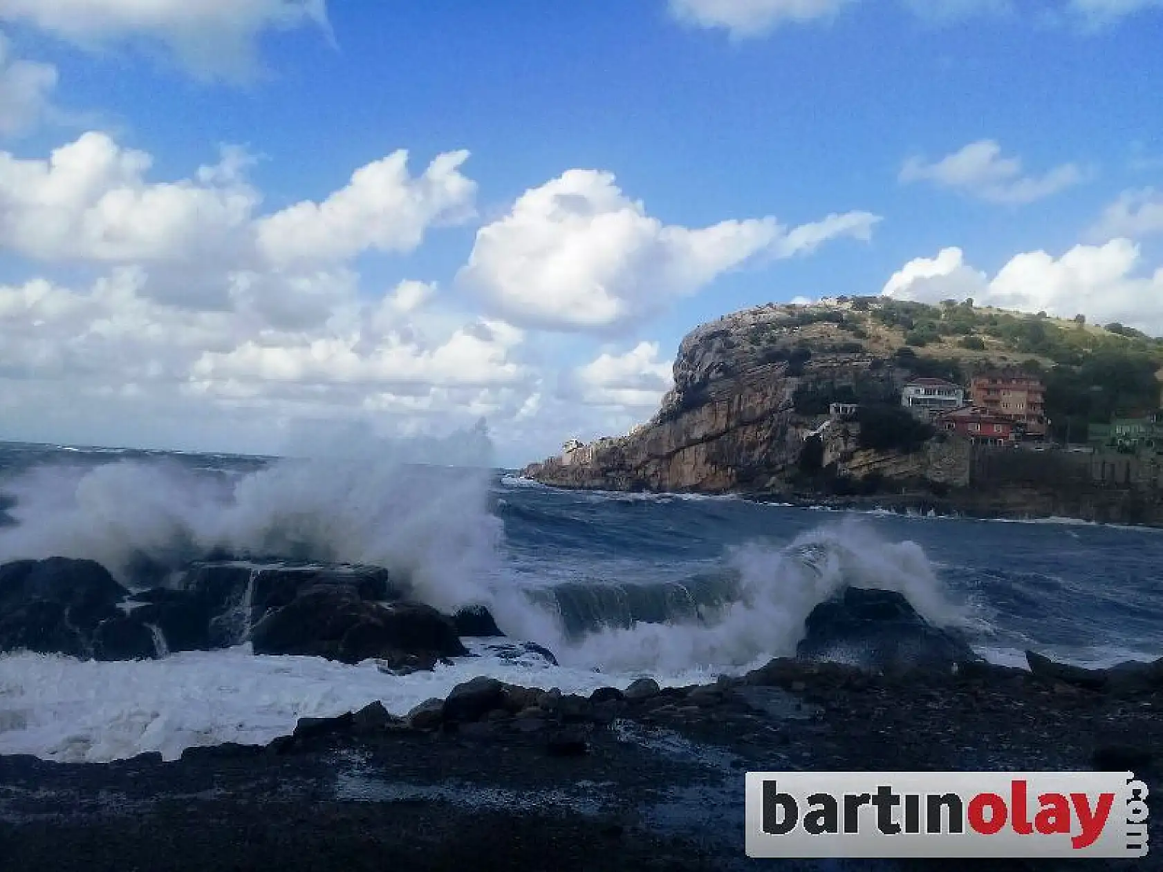 Amasra'da hırçın dalgalar