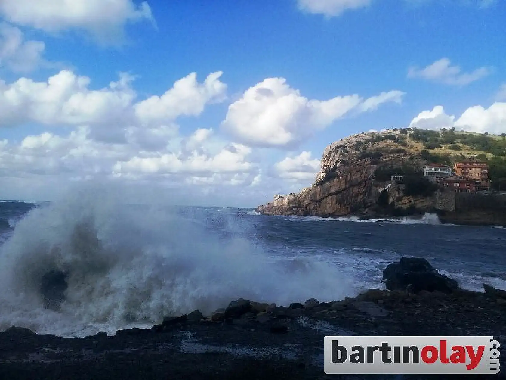 Amasra'da hırçın dalgalar