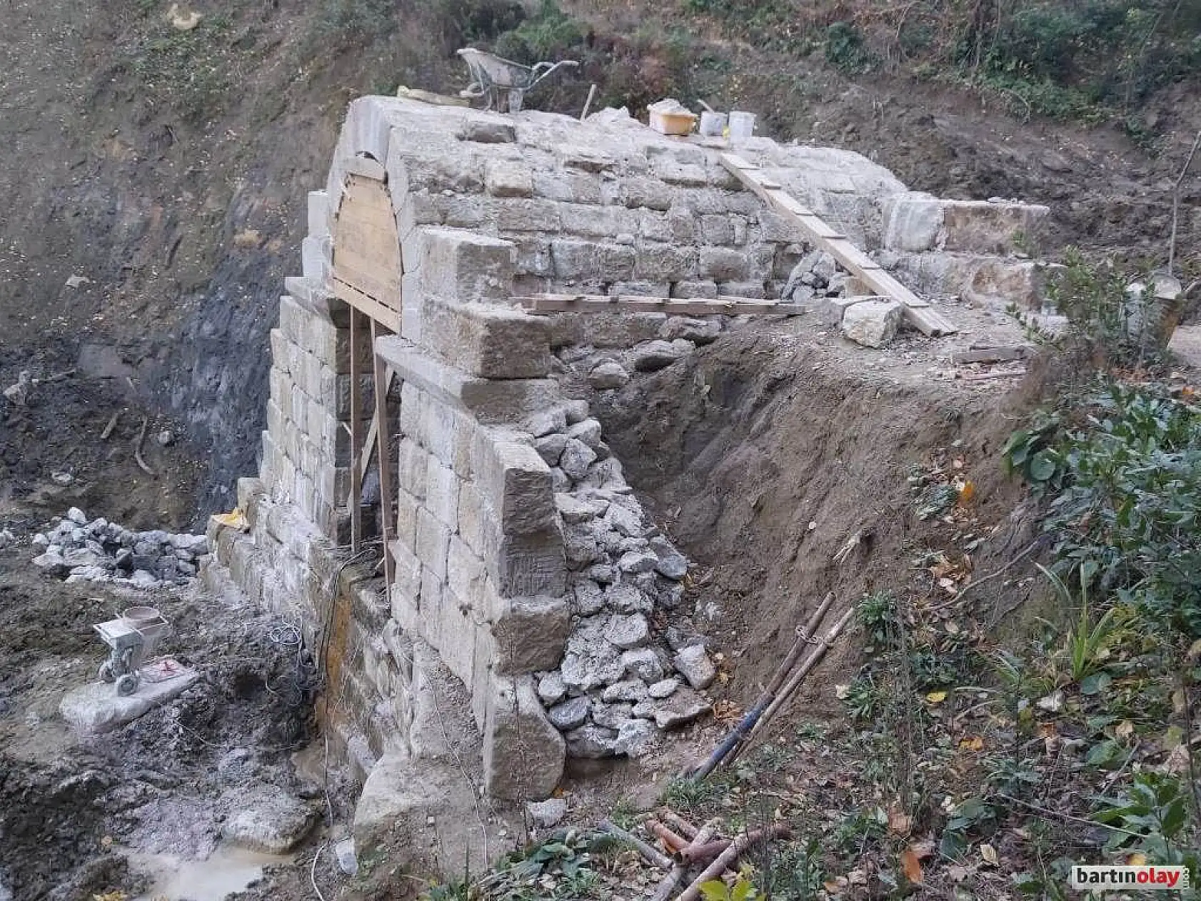 Amasra Kemerdere köprüsü restore ediliyor