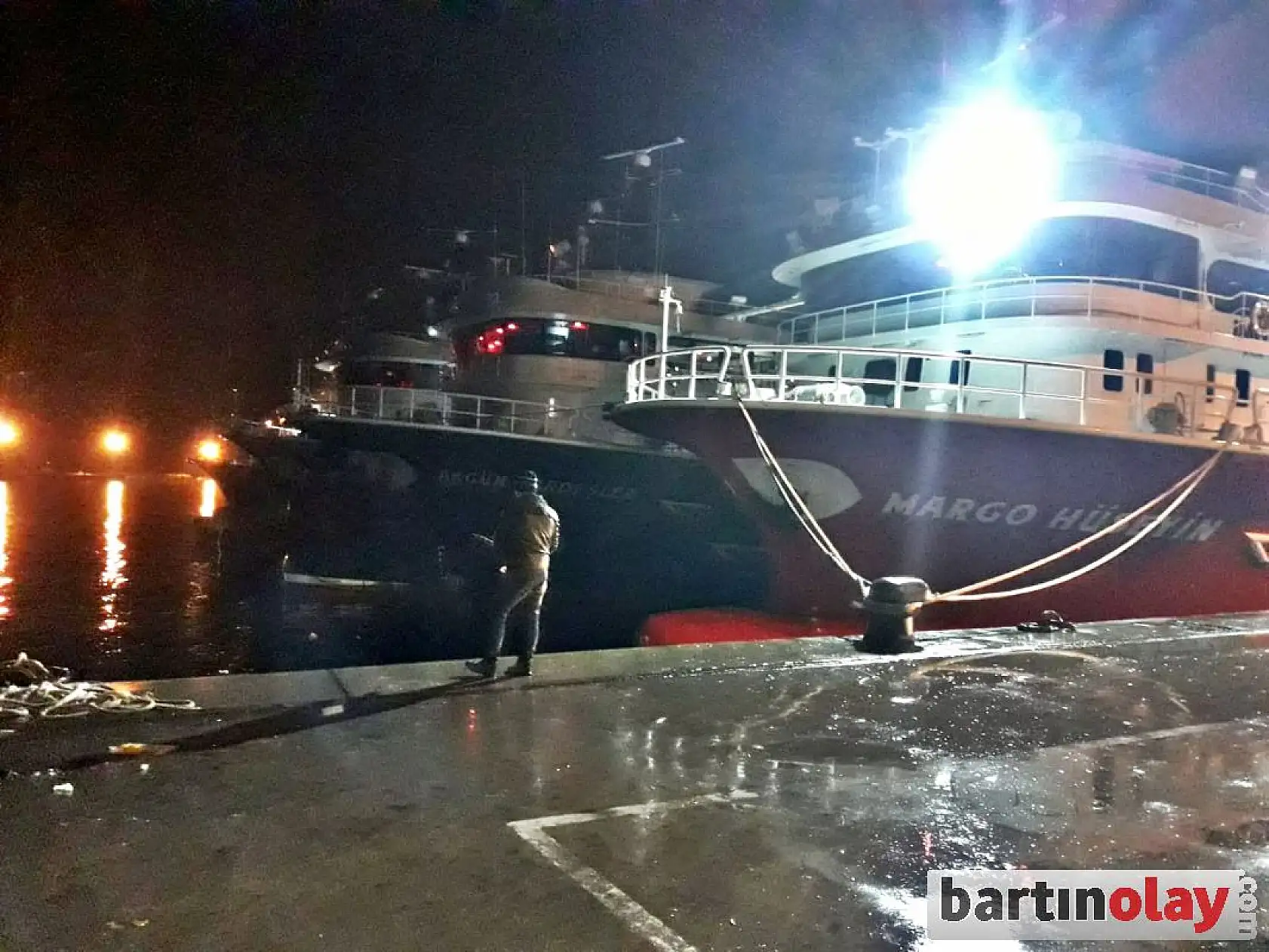 Amasra limanı teknelerle doldu