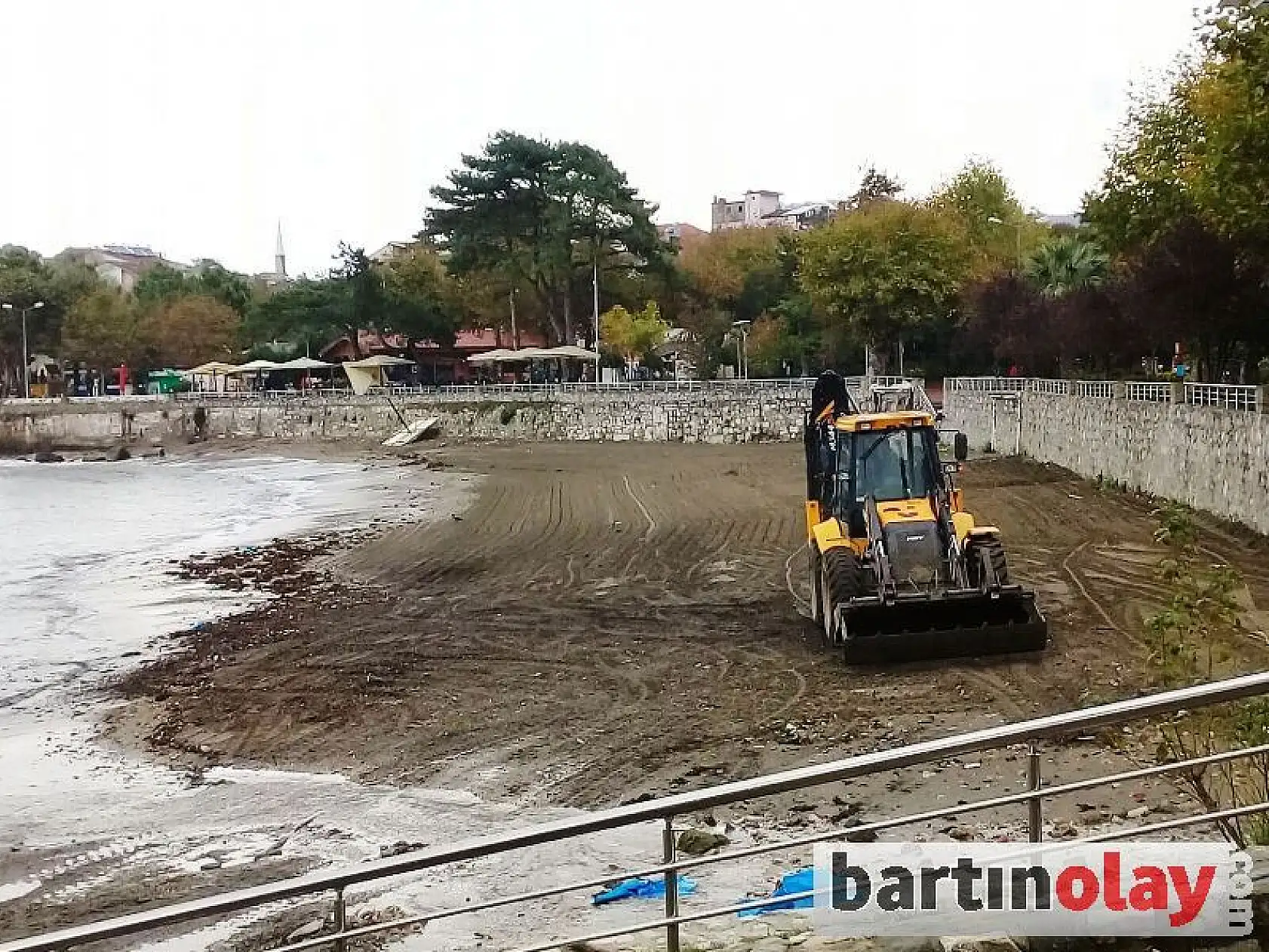 Amasra sahili çöpten temizlendi