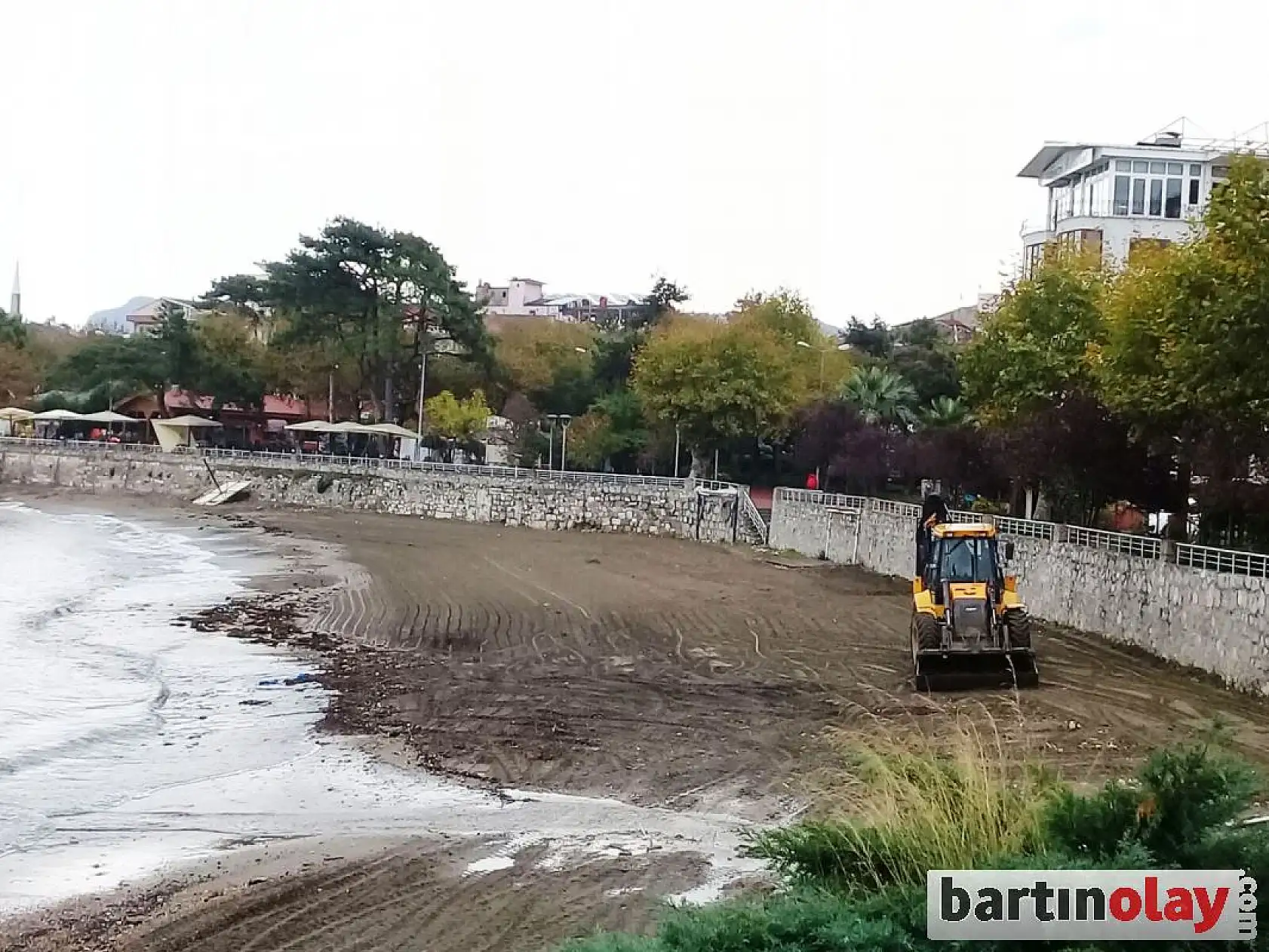 Amasra sahili çöpten temizlendi