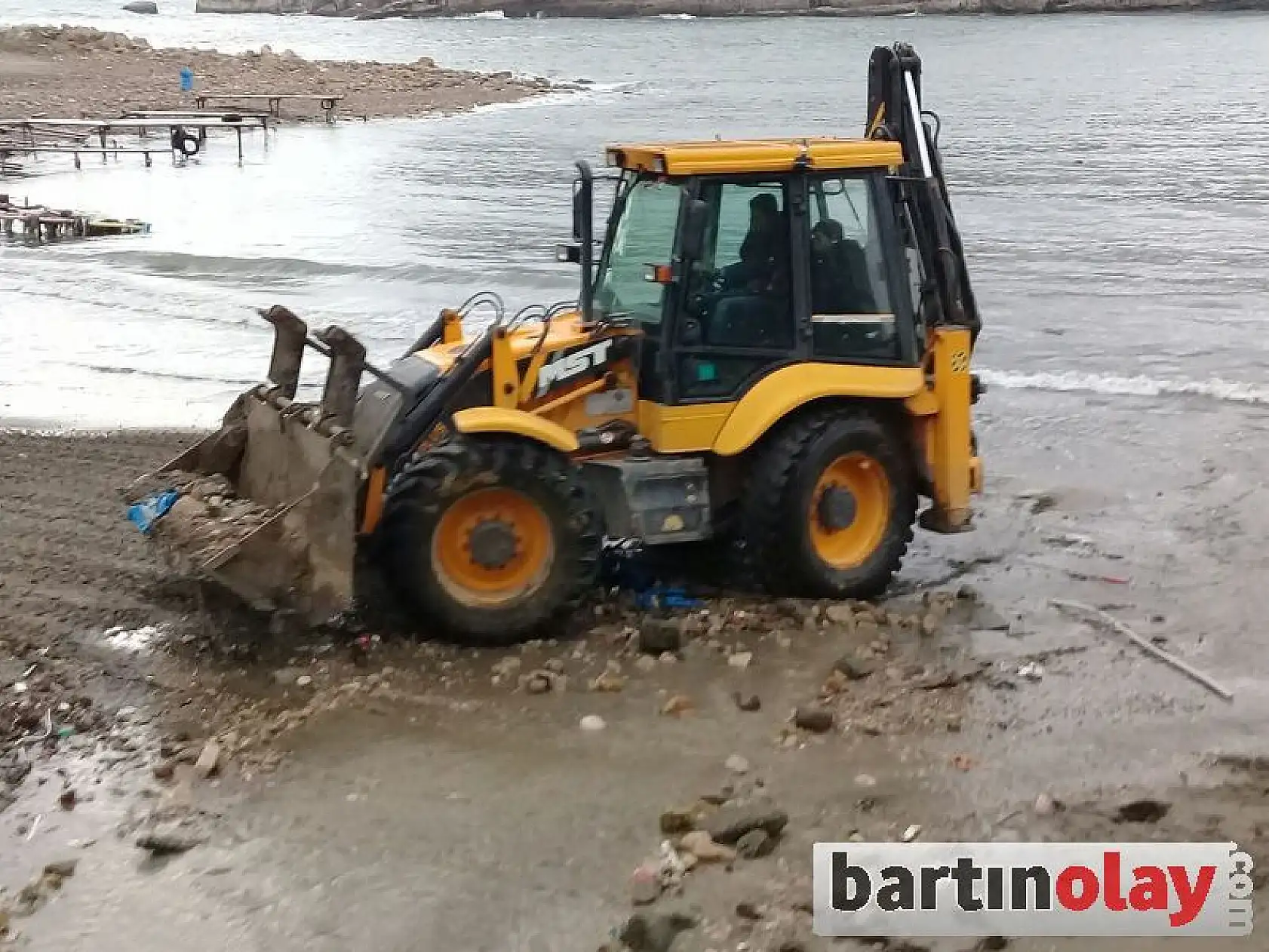 Amasra sahili çöpten temizlendi