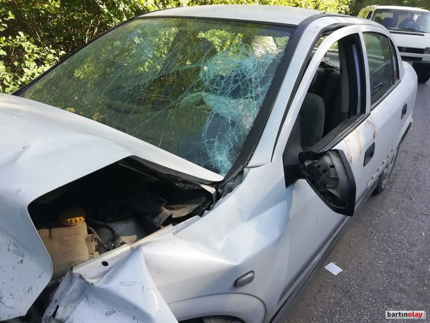 Amasra yolunda Kafa kafaya çarpıştılar