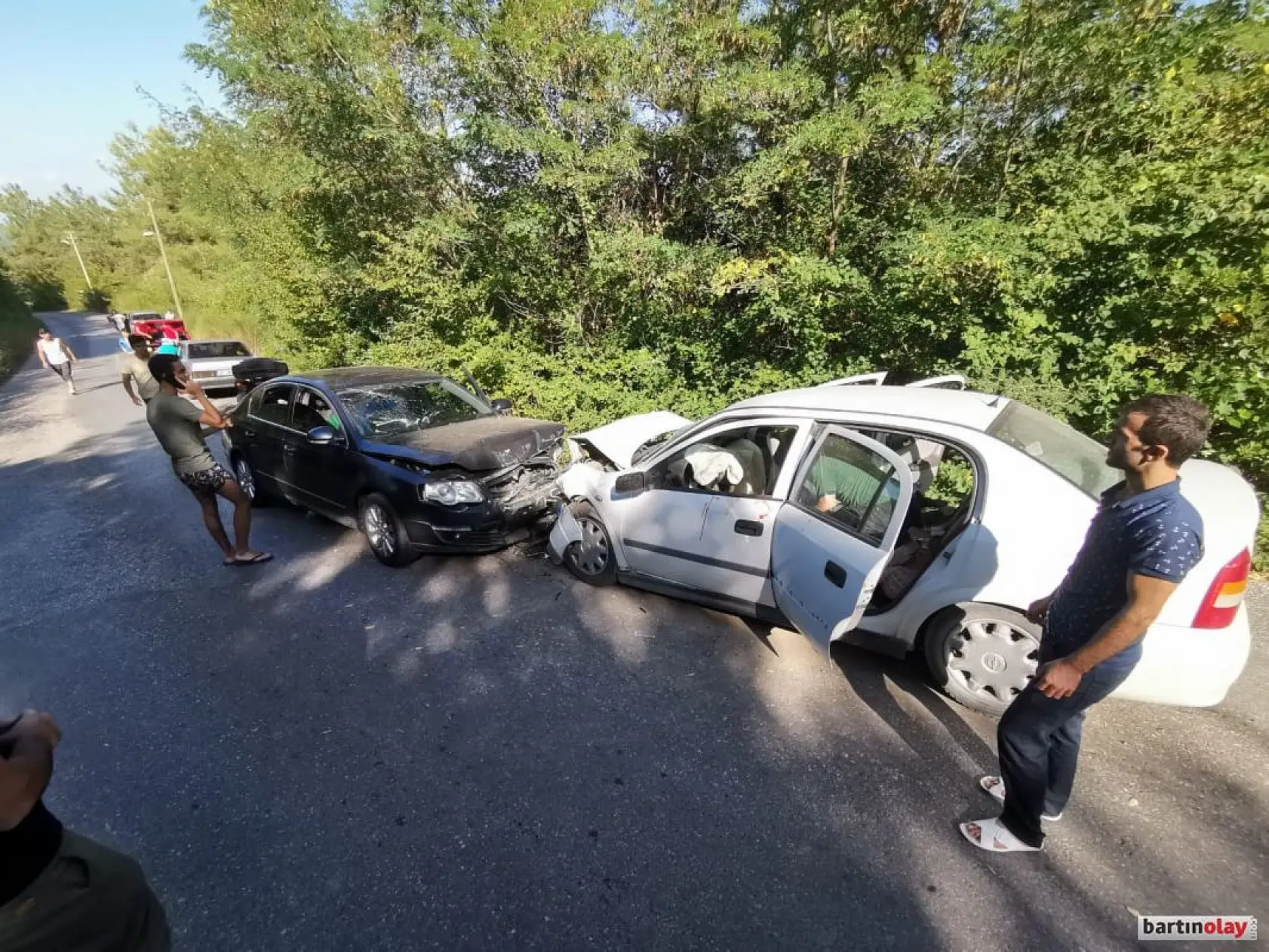 Amasra yolunda Kafa kafaya çarpıştılar