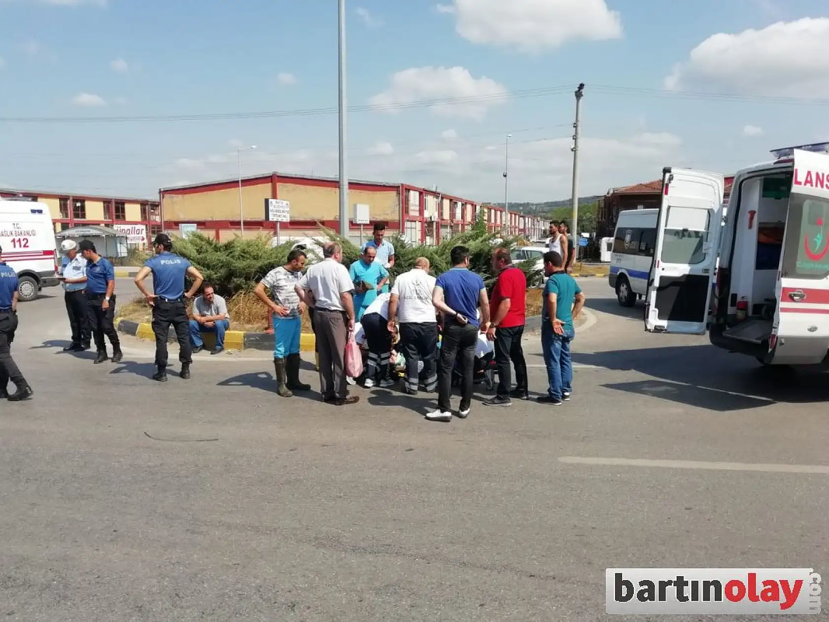 Arabanın çarptığı kadın ağır yaralı