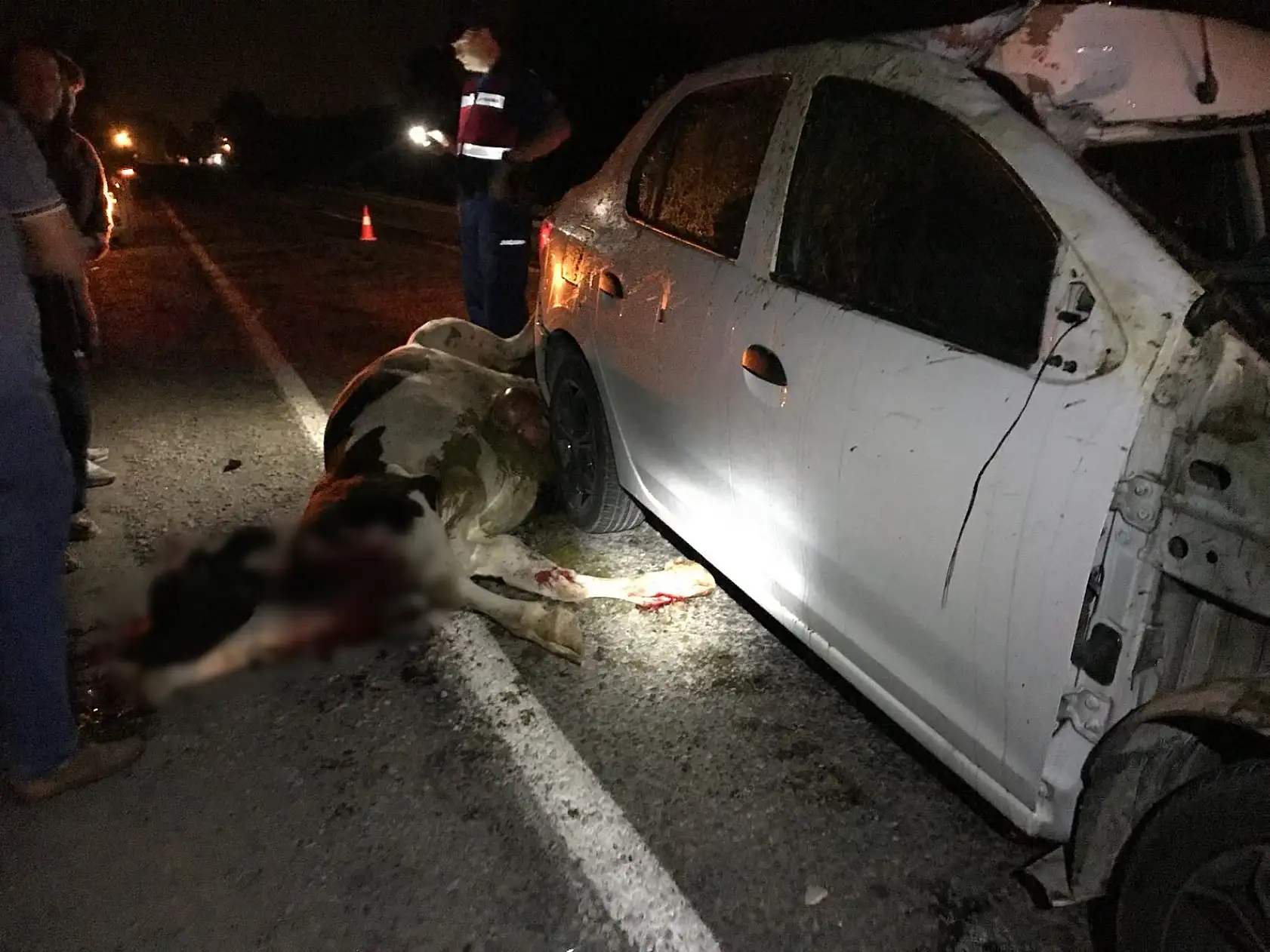 Araç hurdaya döndü, bir can gitti