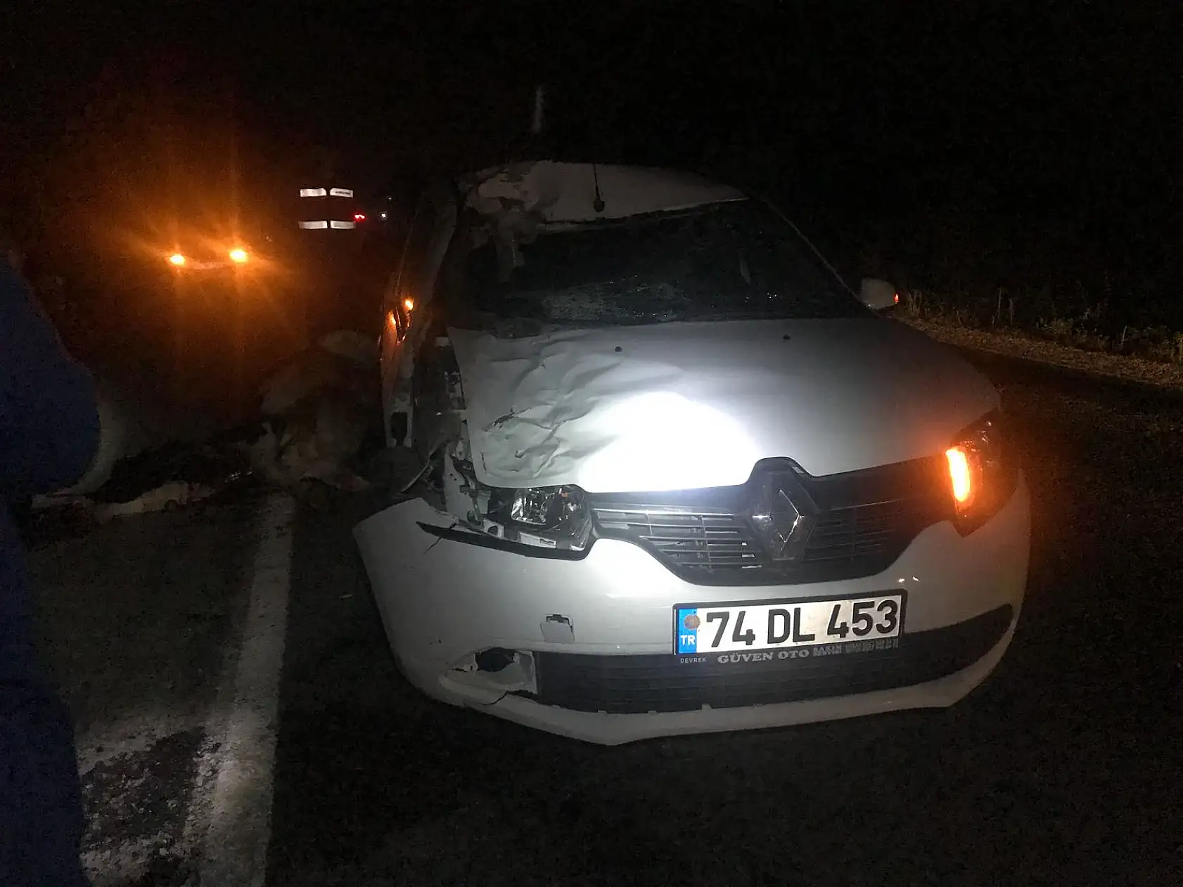 Araç hurdaya döndü, bir can gitti