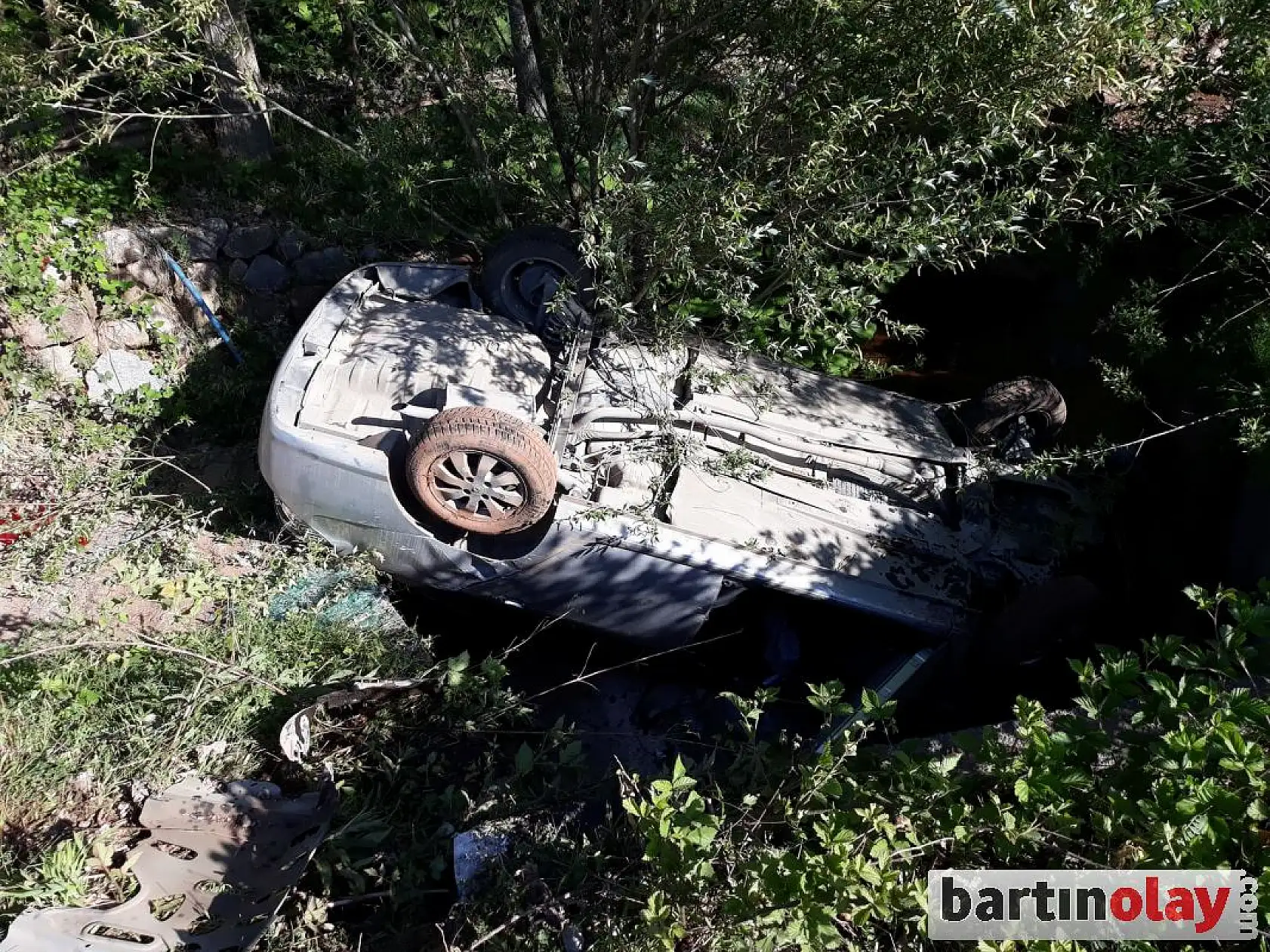 Arıt yolunda kaza, takla attı