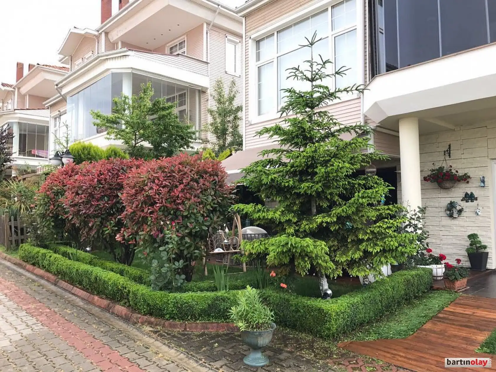 Ay Peyzaj çiçekçilik bahçelerinizi güzelleştiriyor