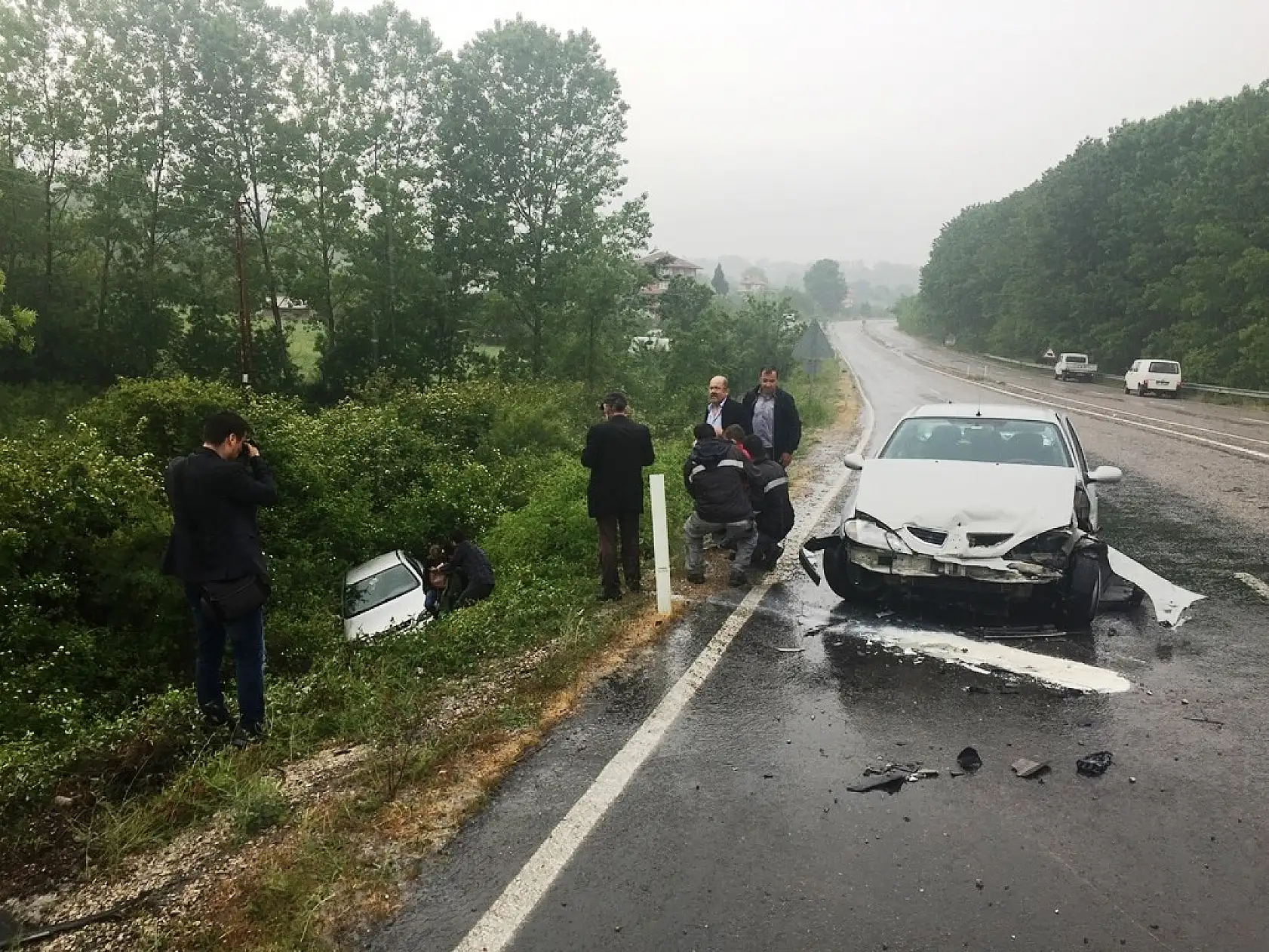 Aynı yerde 10 araç birden kaza yaptı