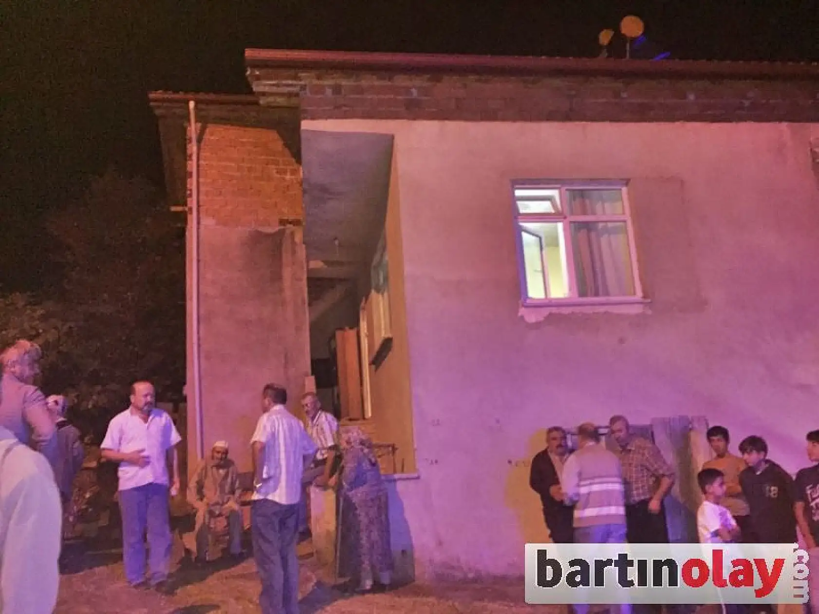 20 Yaşındaki Genç Kendini Astı