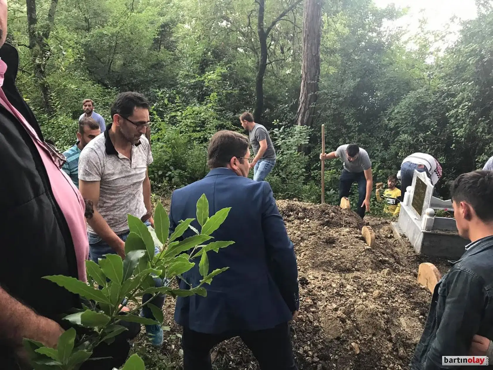 Baba, iki oğlu ve damadı defnedildi