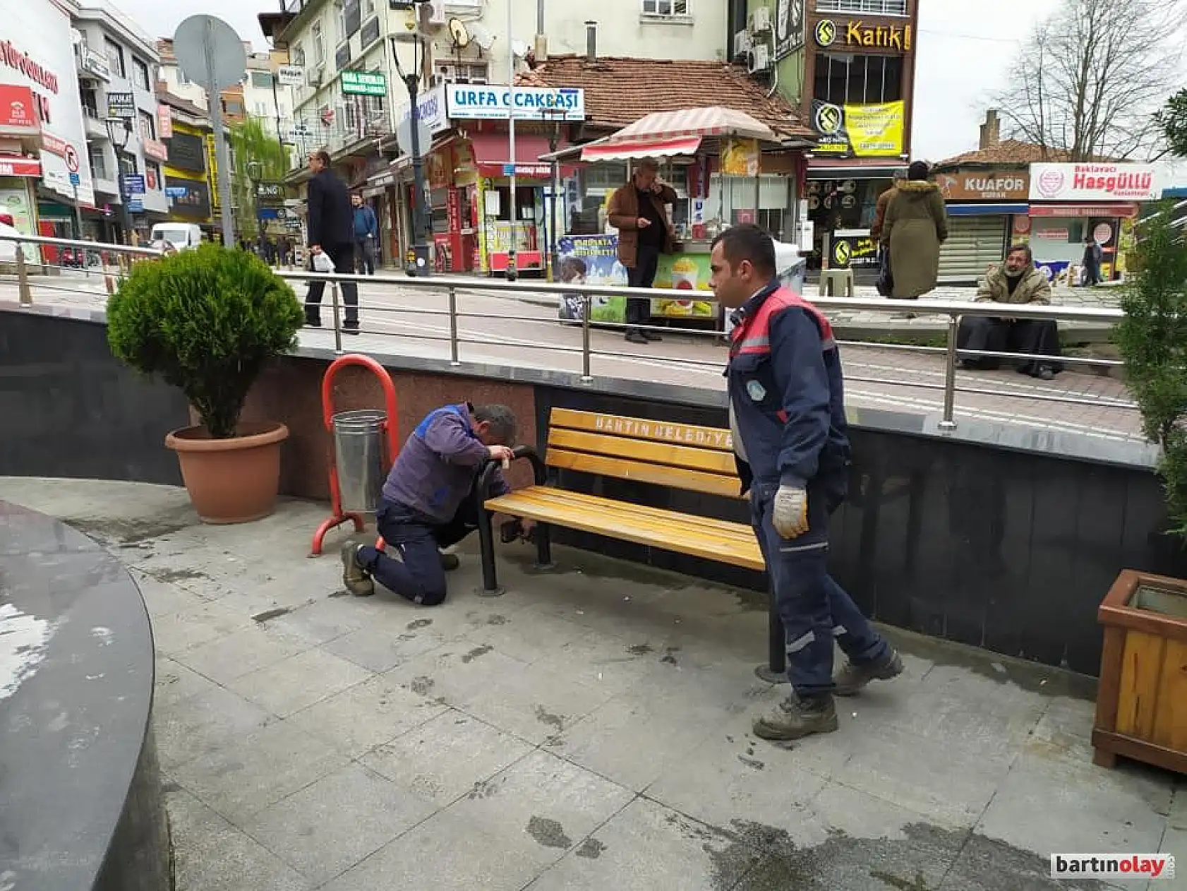 Banklar tek tek kaldırılıyor